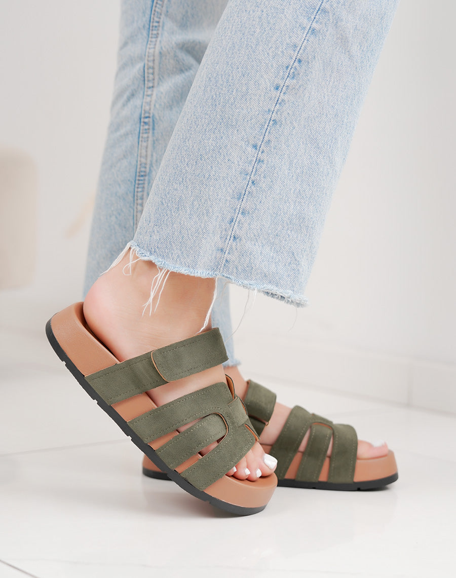 Mules femme vert kaki tendance en suédine à brides croisées et scratch confortable