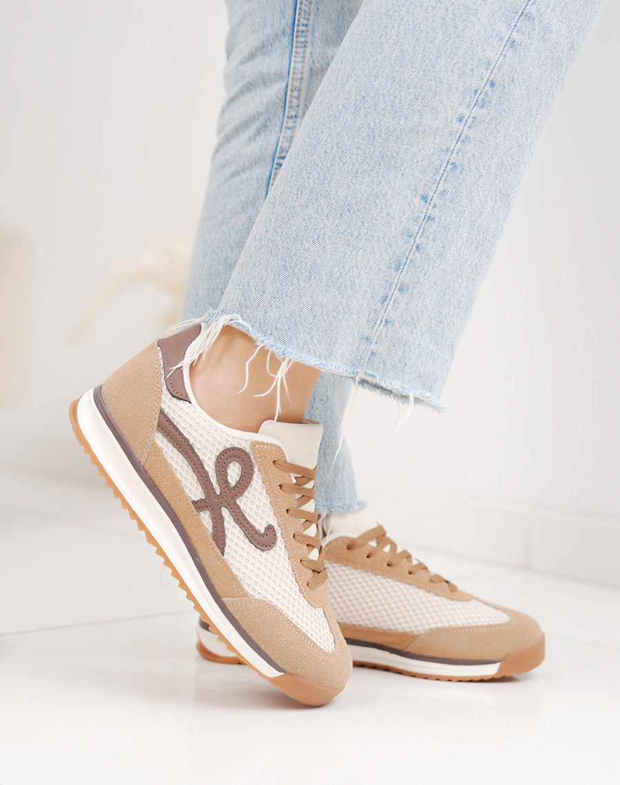 Basket femme marron clair tendance à empiècements tissés beige et détails marron foncé