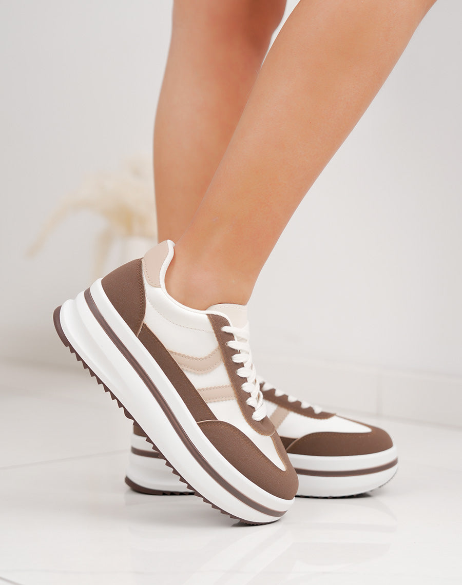 Baskets blanches femme à double rayures beiges et empiècements marrons – Semelle plateforme