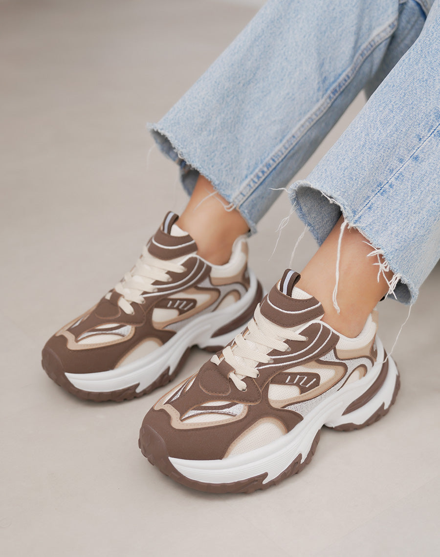 Baskets épaisses marron et blanches femme – Semelle crantée et plateforme