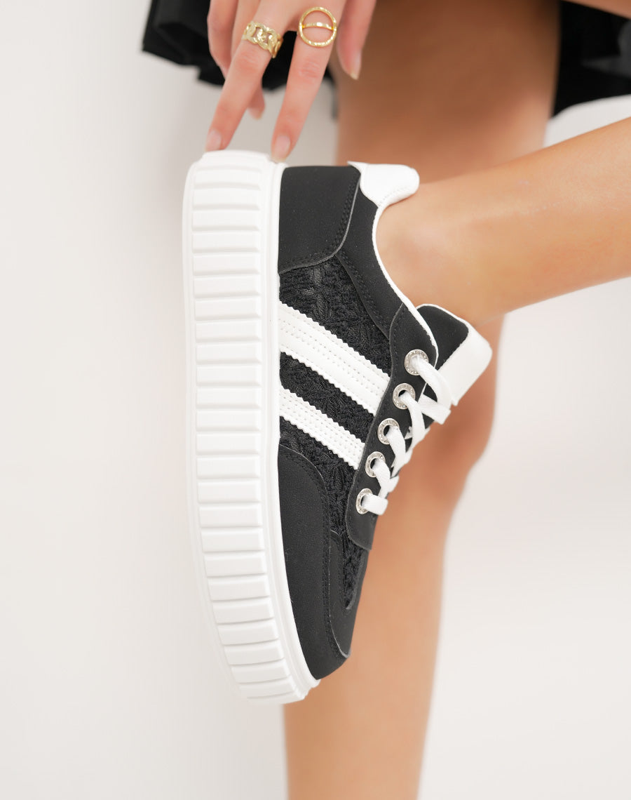 Basket femme noire tendance à plateforme blanche et broderies élégantes