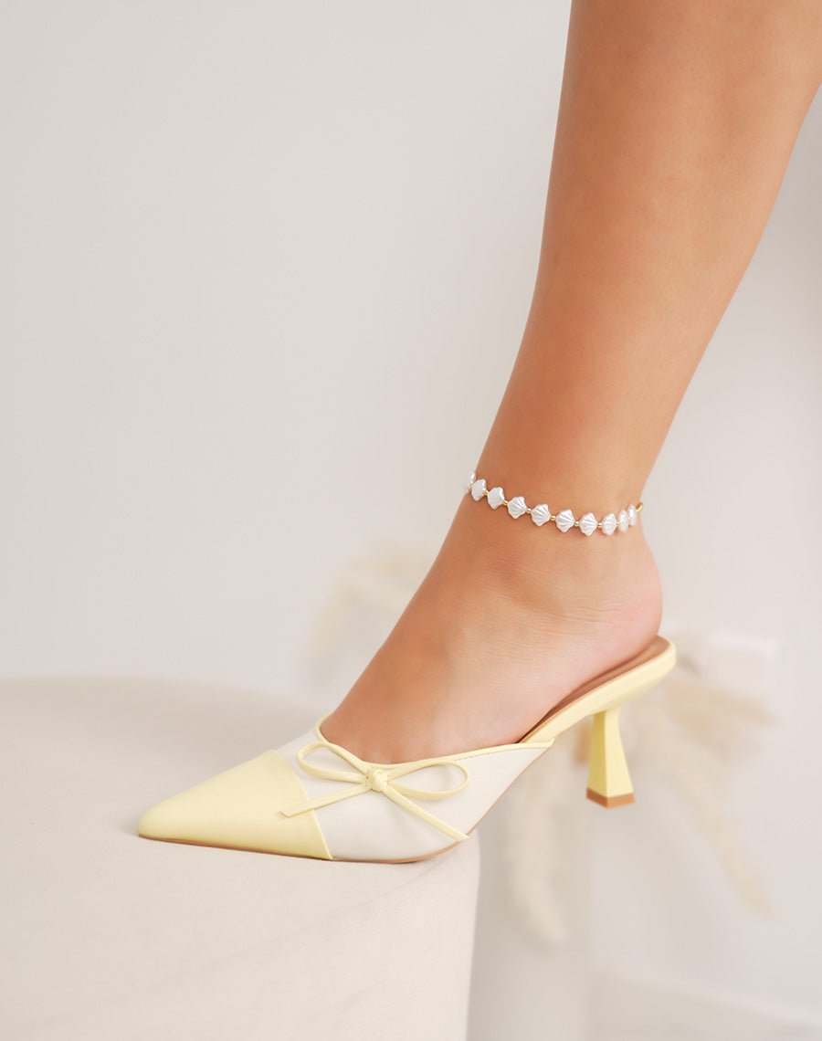 Escarpins femme beige et jaune – à bout pointu vernis avec nœud élégant