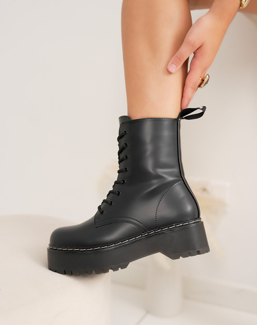 Bottines femme noires élégantes à plateforme crantée et lacets Love