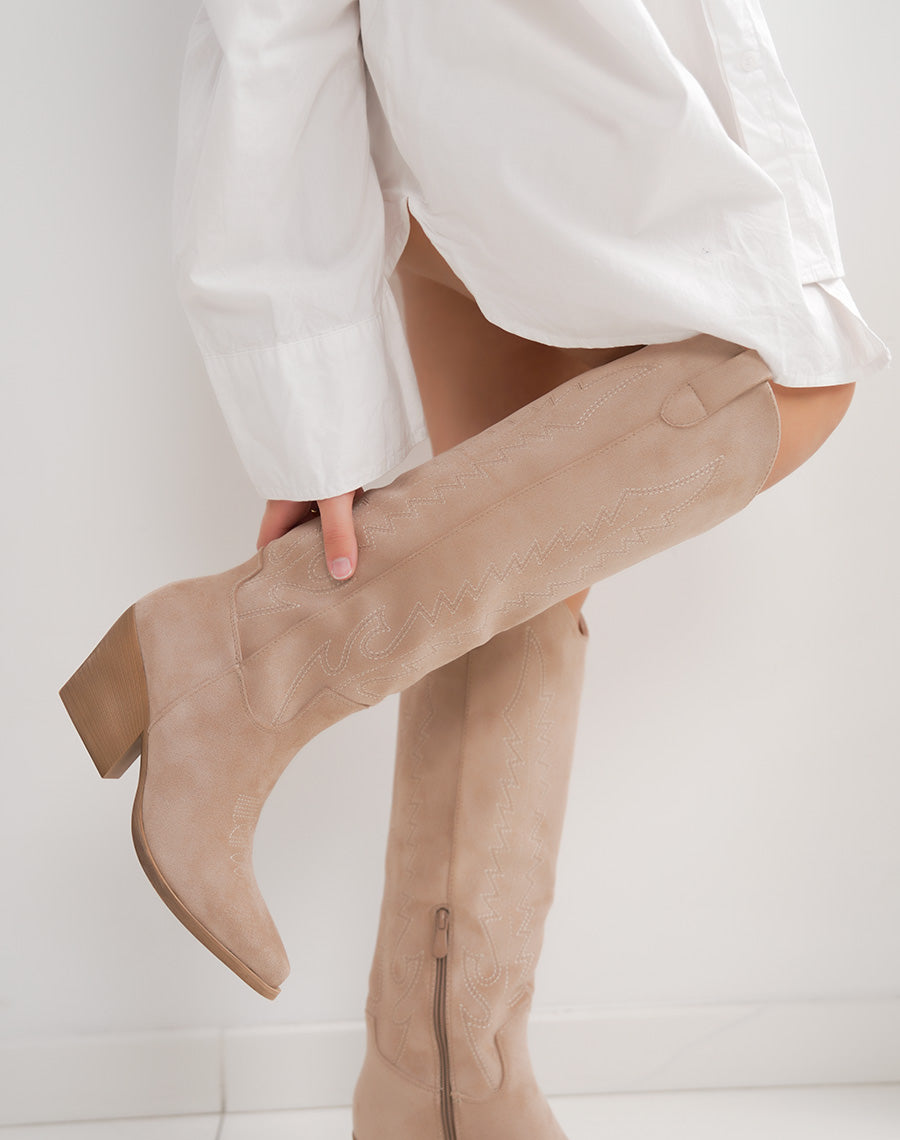 Bottes santiags femme beige en suédine brodée avec talon de 7cm