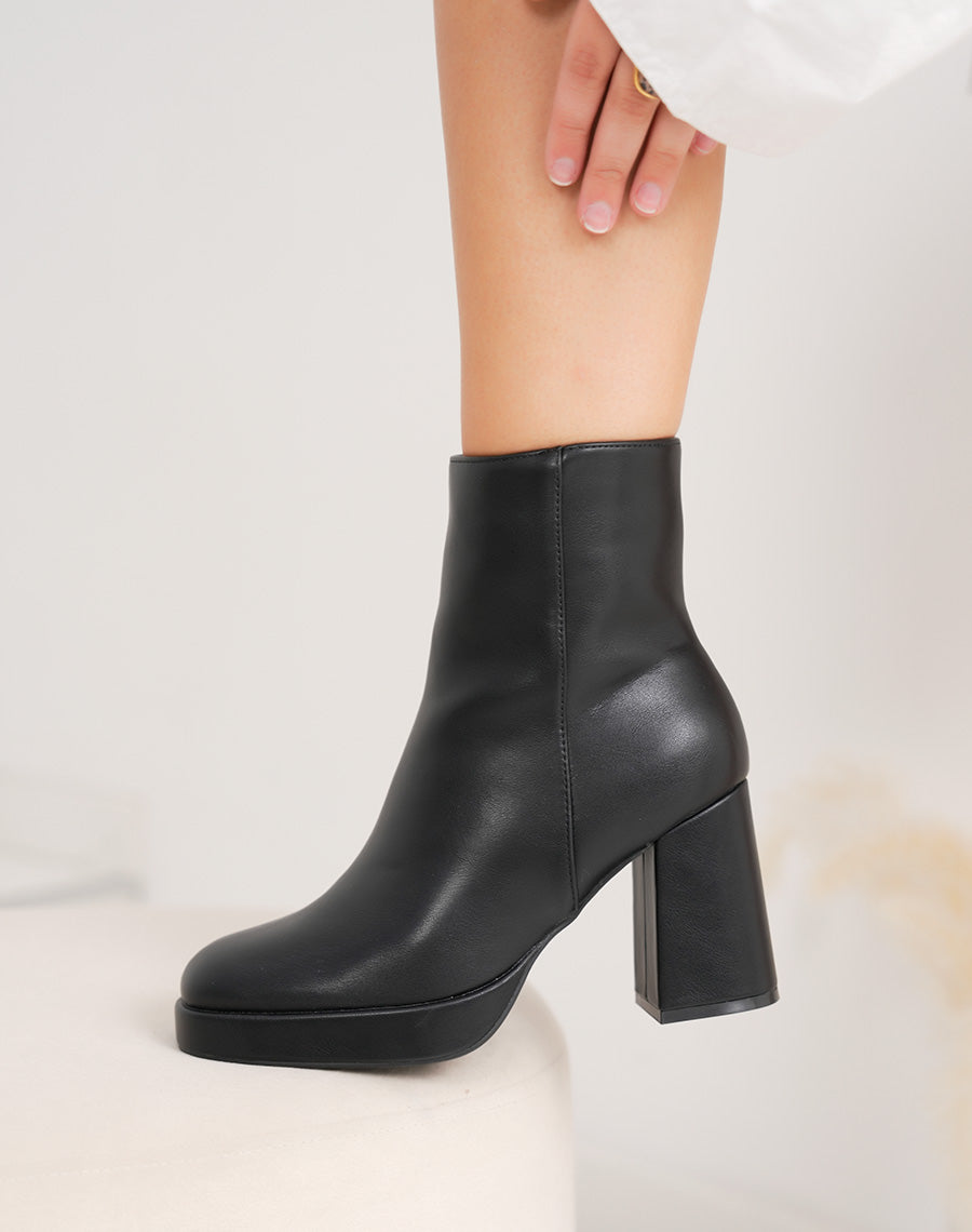 Bottines femme noires mat à bout carré élégantes avec talon haut et plateforme