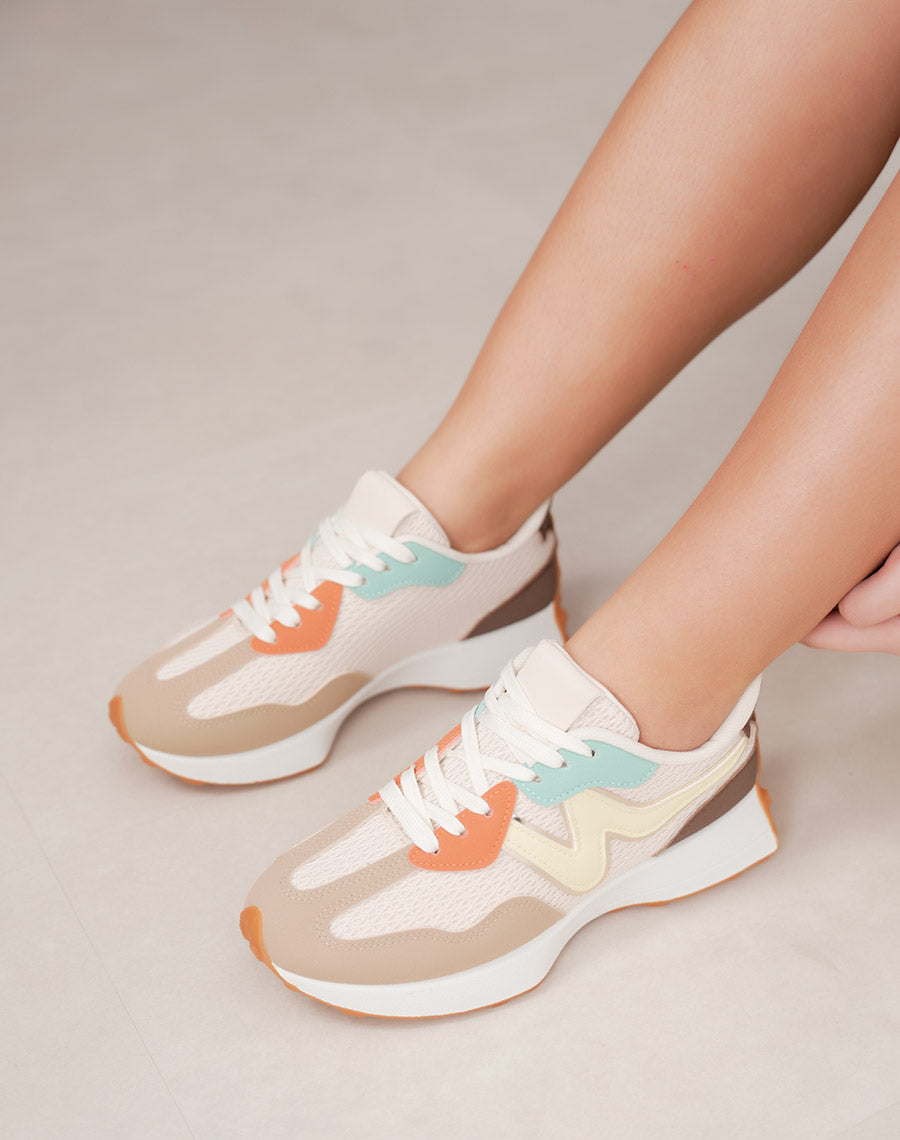 Basket femme multicolore tendance à lacets blancs avec empiècements colorés
