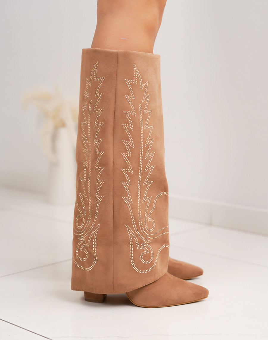 Bottes femme camel style santiags avec strass noirs tendance et bout pointu