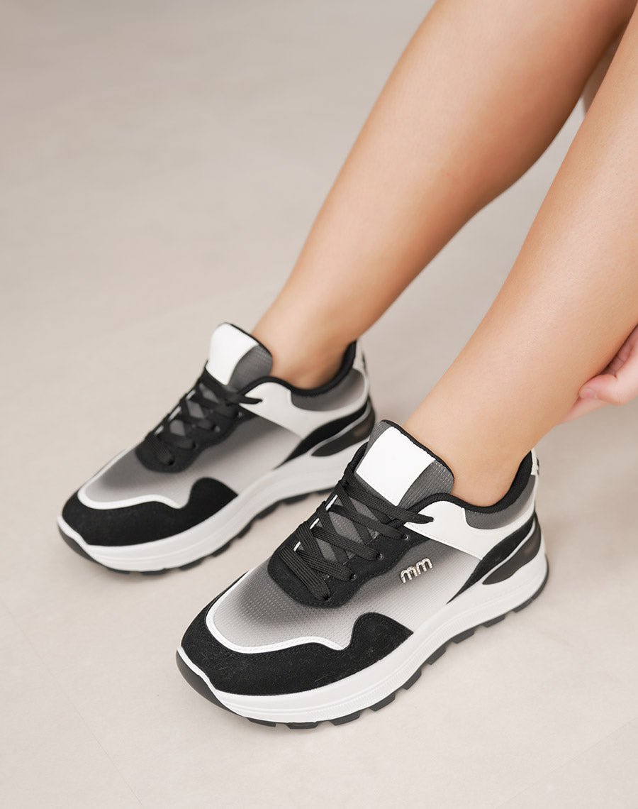 Baskets femme noires à empiècements gris et blancs avec détail bijou argenté