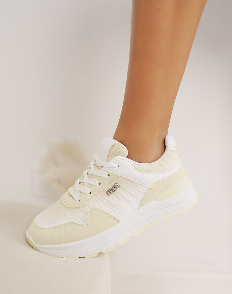 Baskets femme jaunes à empiècements avec détail bijou argenté