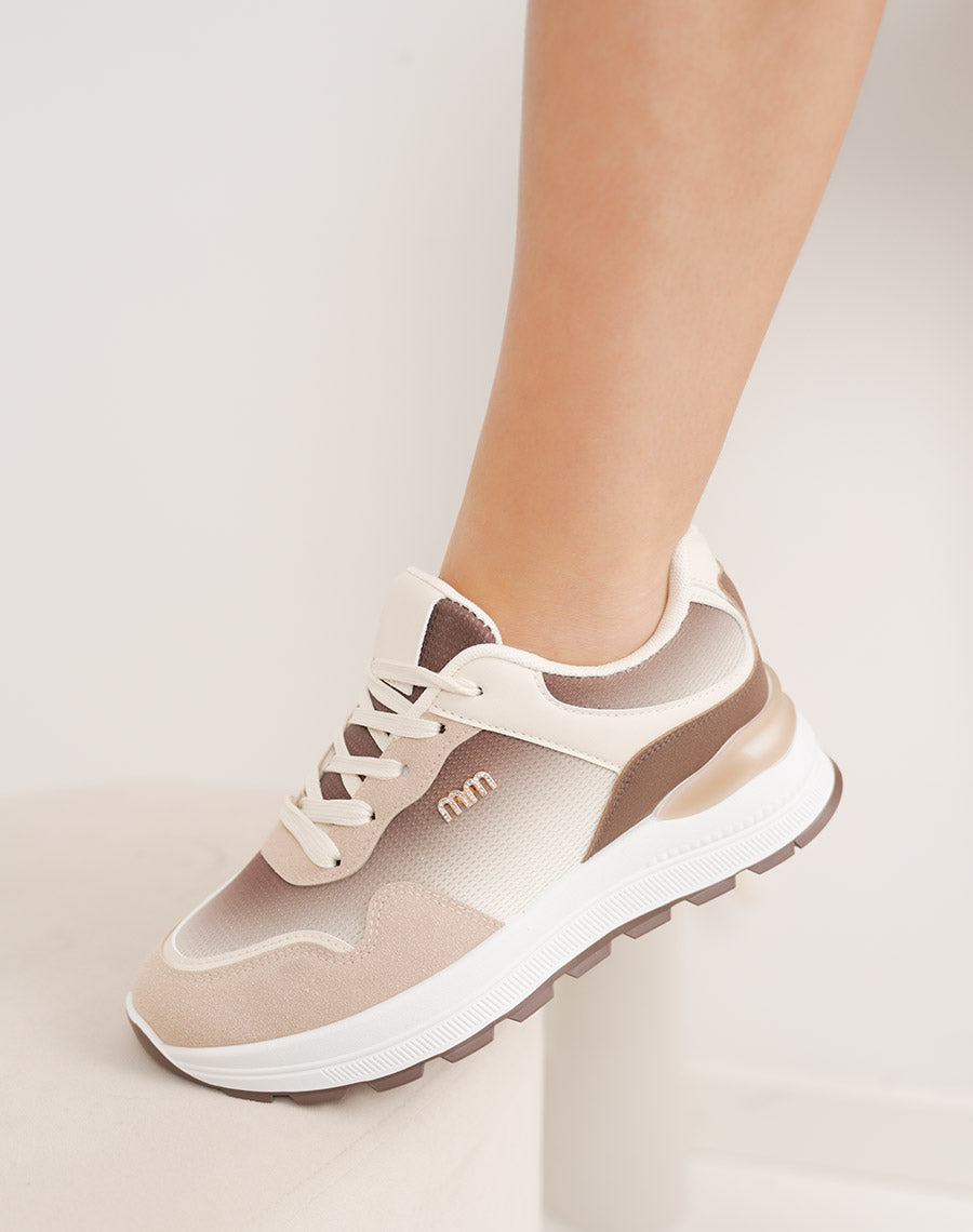 Baskets femme beige à empiècements marron et blancs avec détail bijou