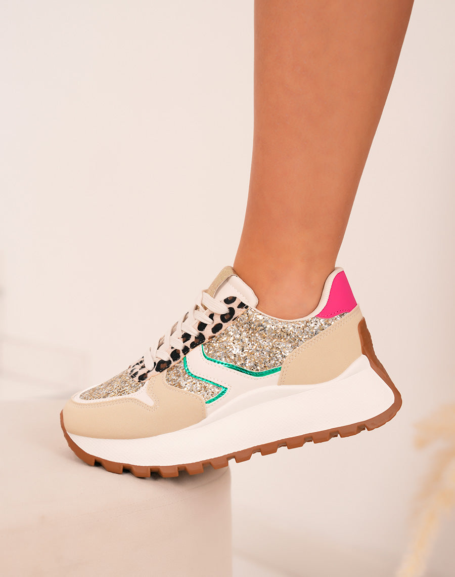 Baskets femme beige tendance avec paillettes dorées et détails léopard