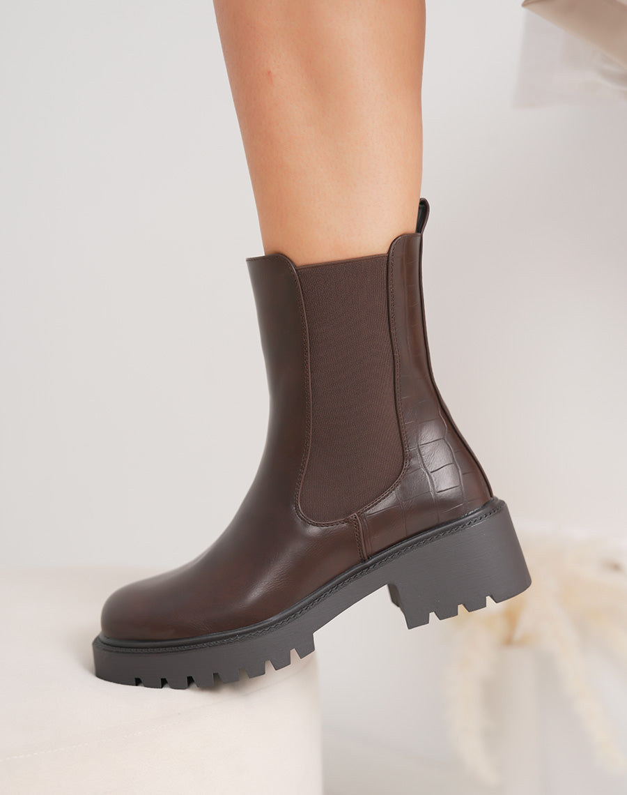 Bottines femme marron style chelsea tendance avec détail croco