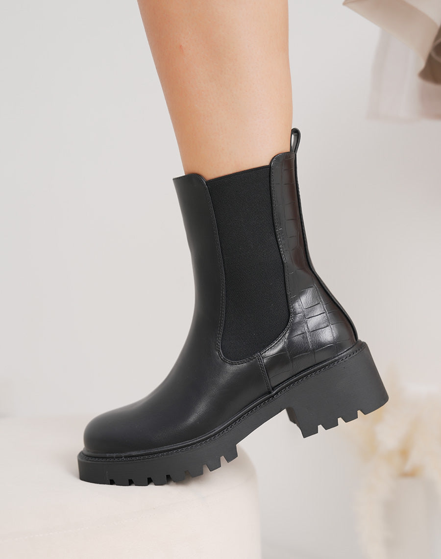 Bottines femme noires style chelsea tendance avec détail croco et semelle crantée