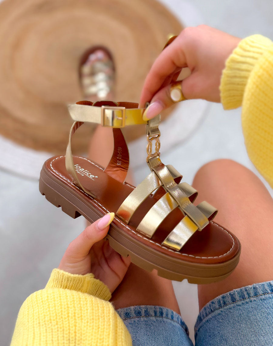 Nu-pieds femme dorées élégantes à triple brides avec bijou tendance