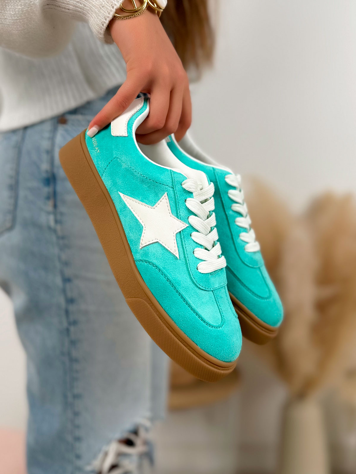 Basket femme bleu turquoise tendance en suédine avec étoile blanche et semelle plate