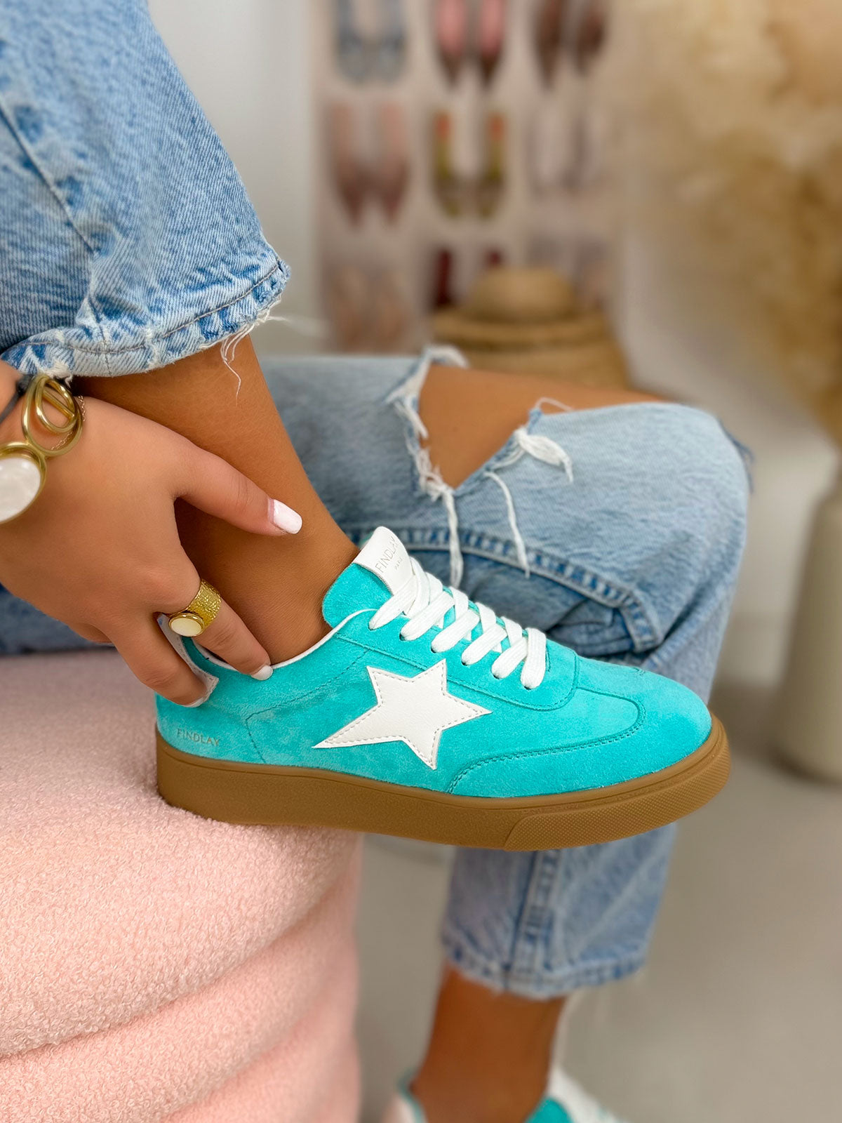 Basket femme bleu turquoise tendance en suédine avec étoile blanche et semelle plate