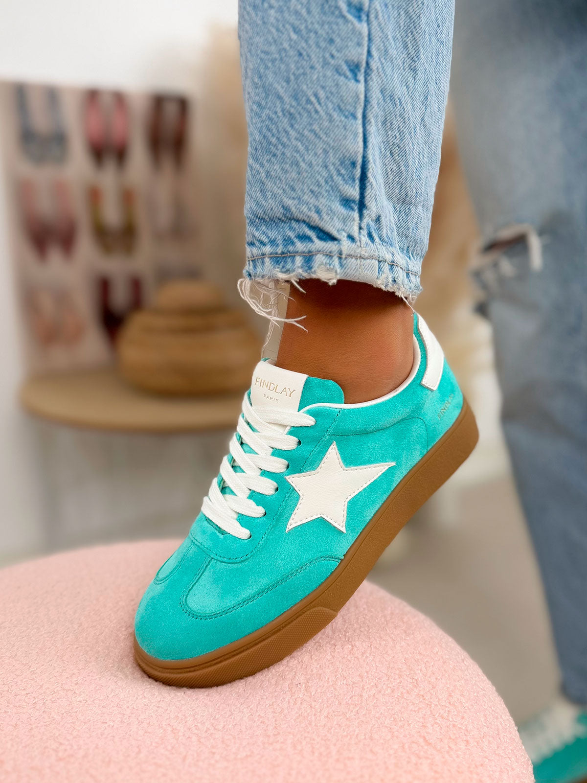 Basket femme bleu turquoise tendance en suédine avec étoile blanche et semelle plate