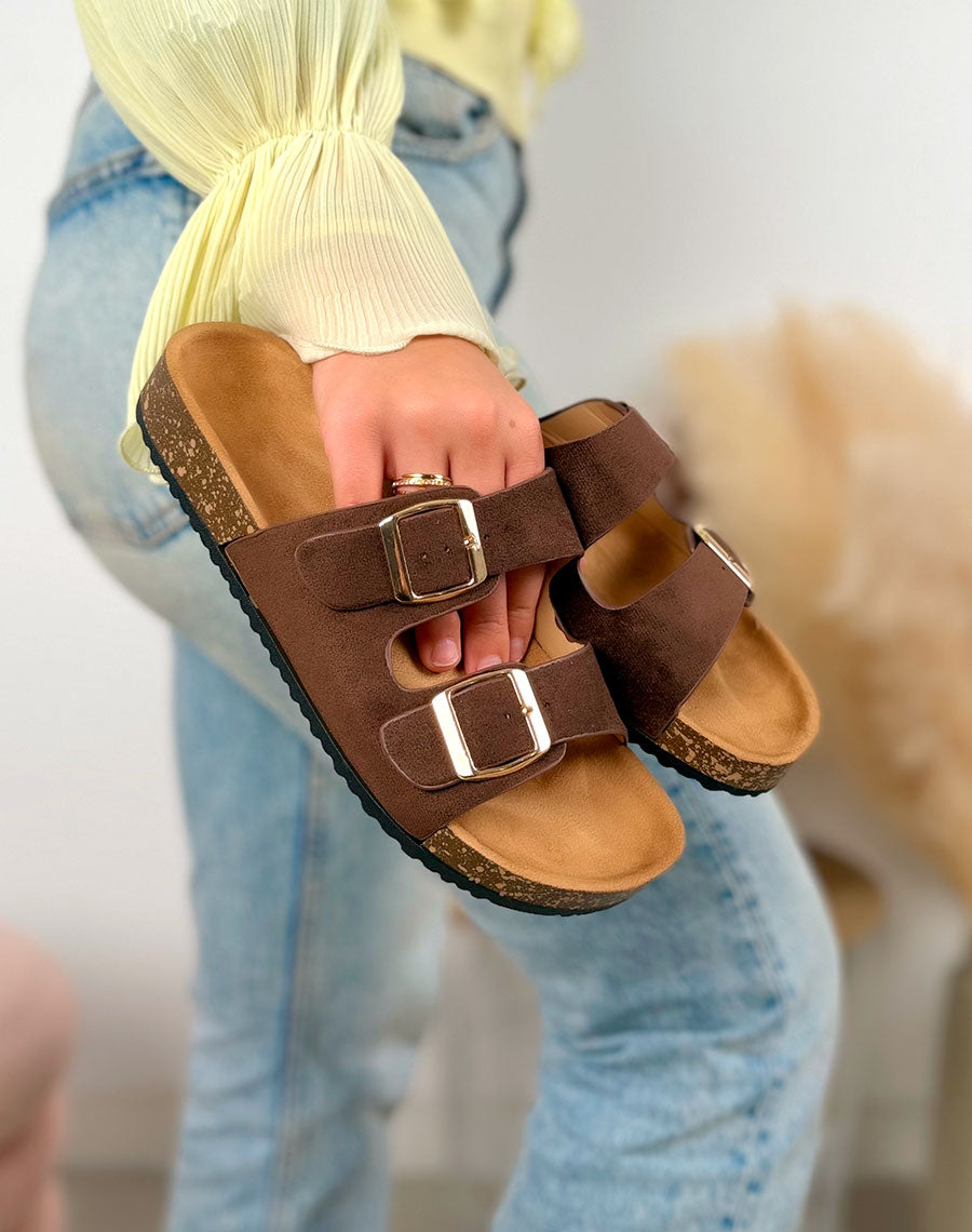 Mules femme marron tendance en suédine à double bride et semelle liège