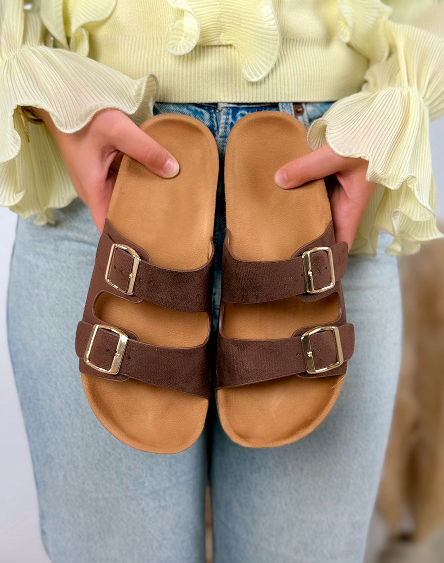 Mules femme marron tendance en suédine à double bride et semelle liège