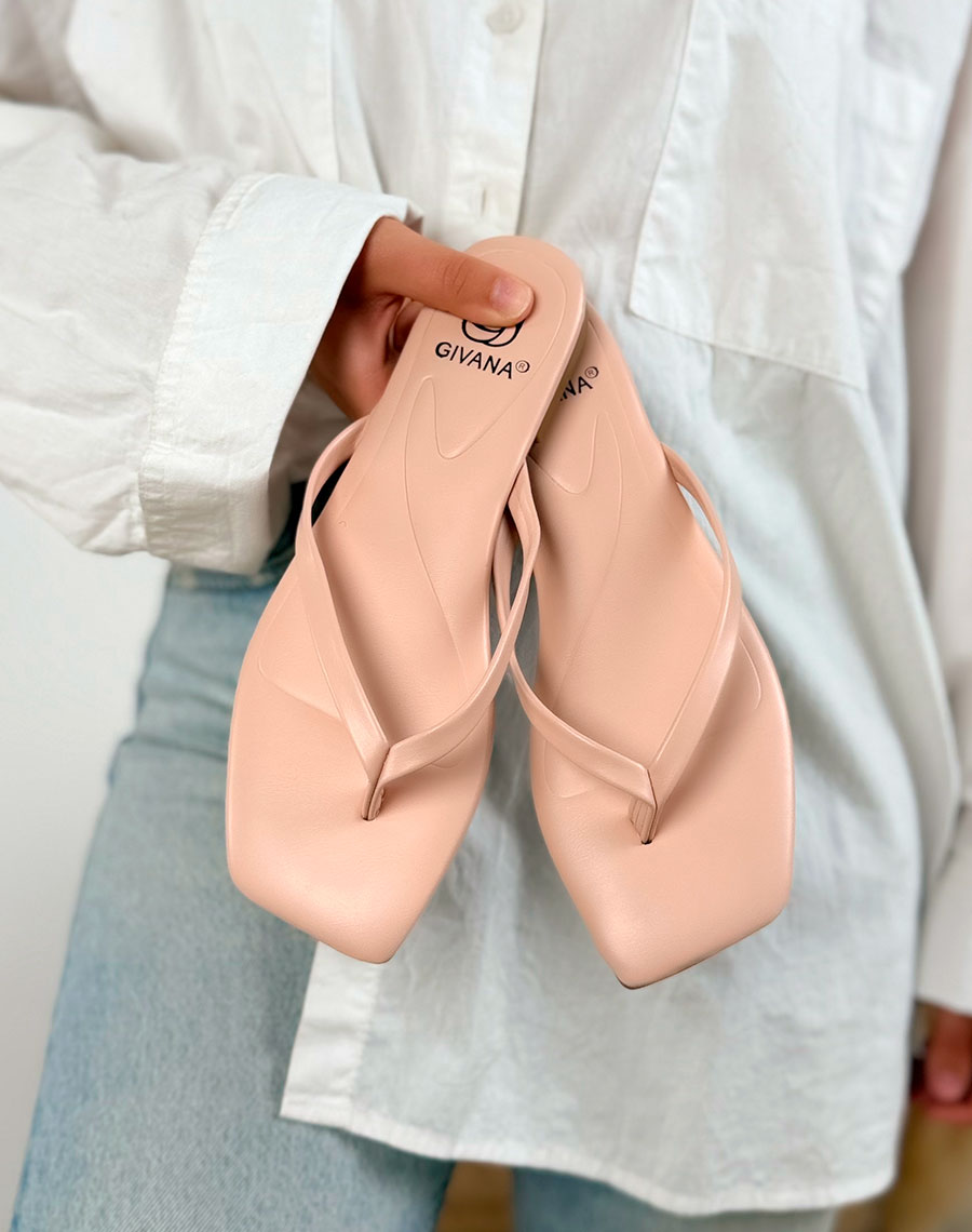 Tongs femme rose pâle tendance à bout carré minimaliste