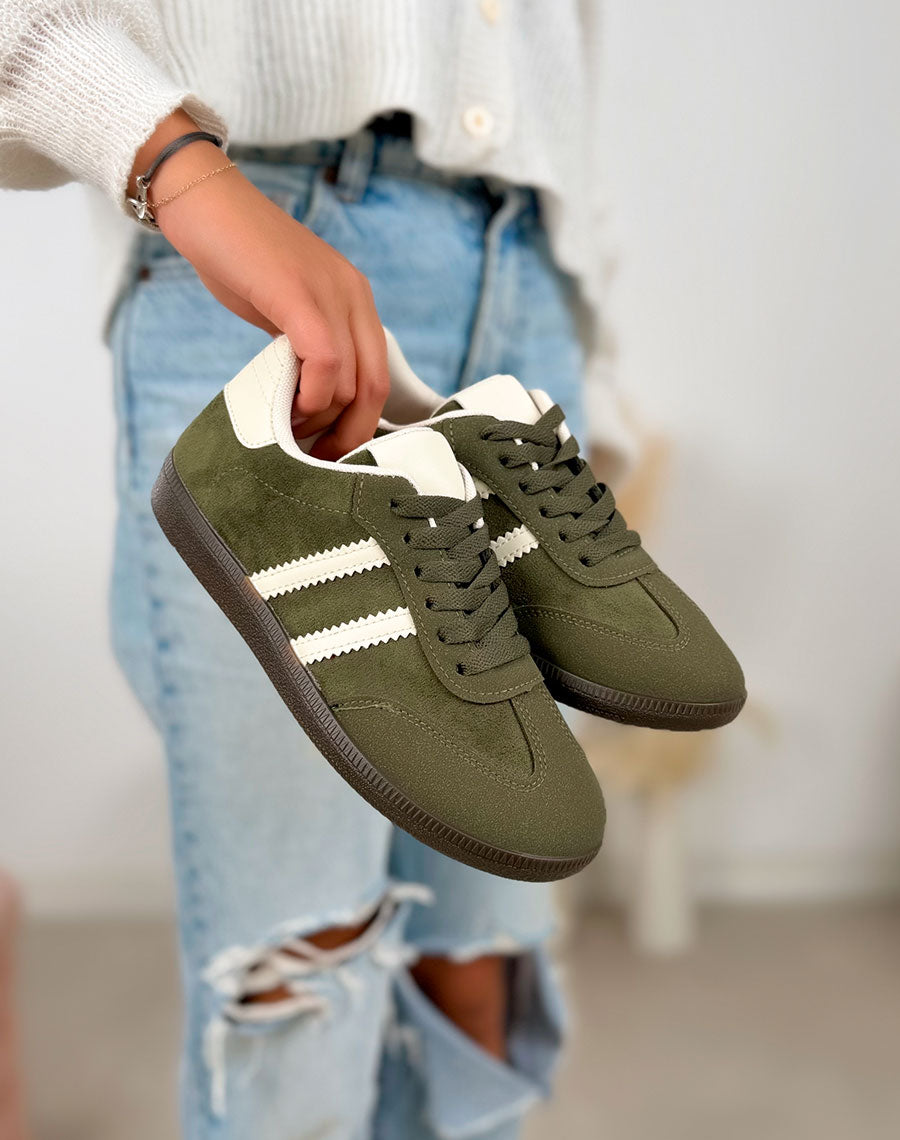 Basket femme kaki tendance en suédine à doubles bandes blanches