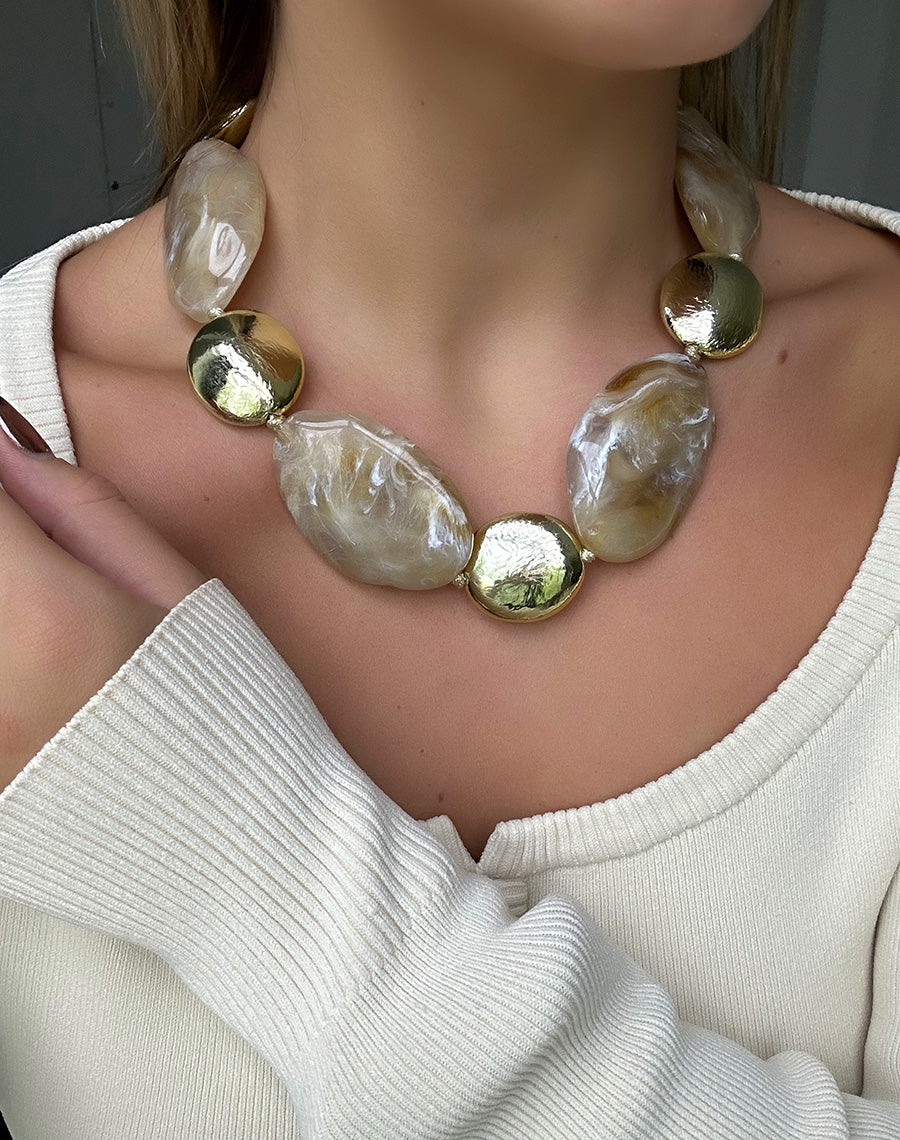 Collier Aiwo