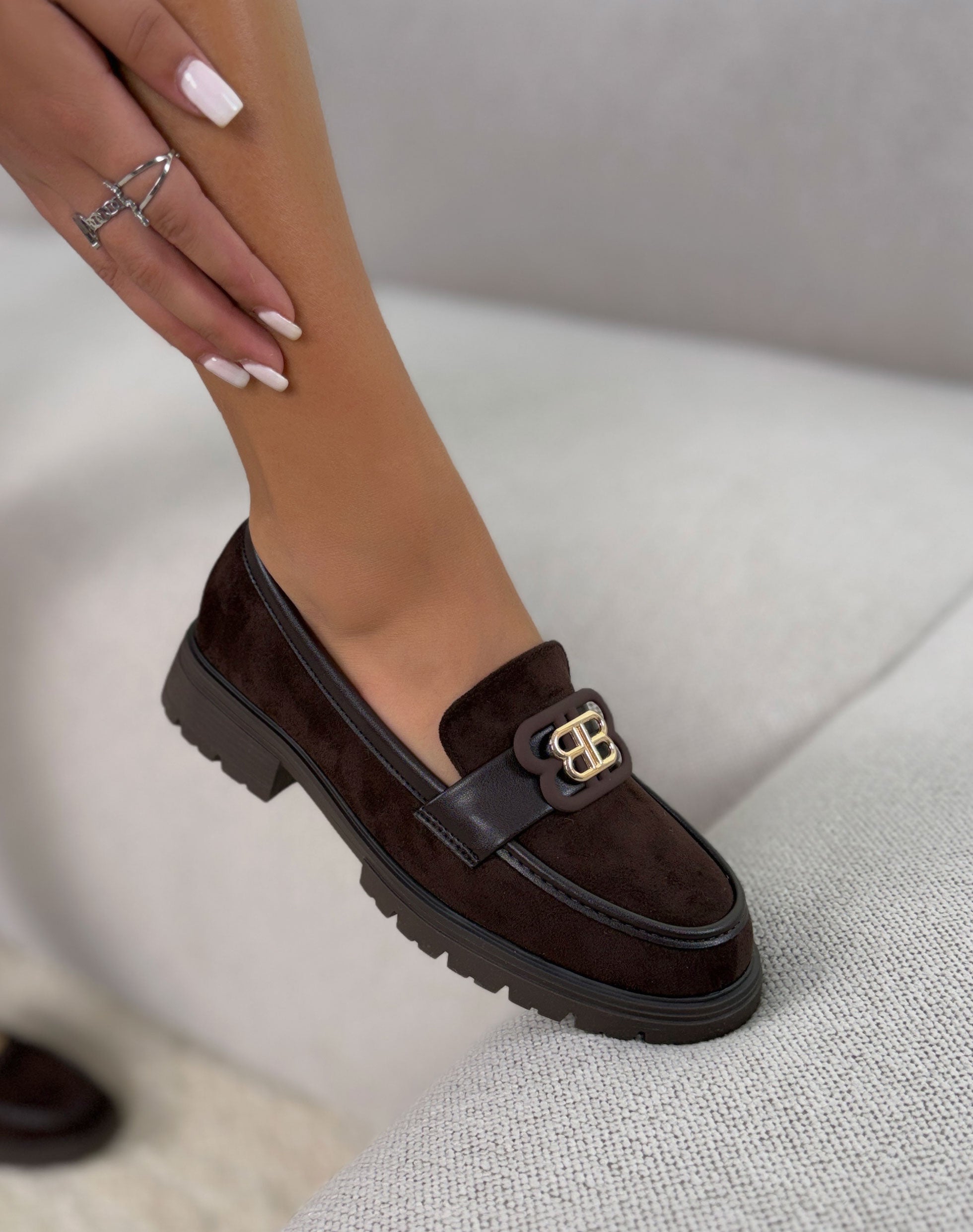 Mocassins femme marron élégants bi-matière à bijou doré