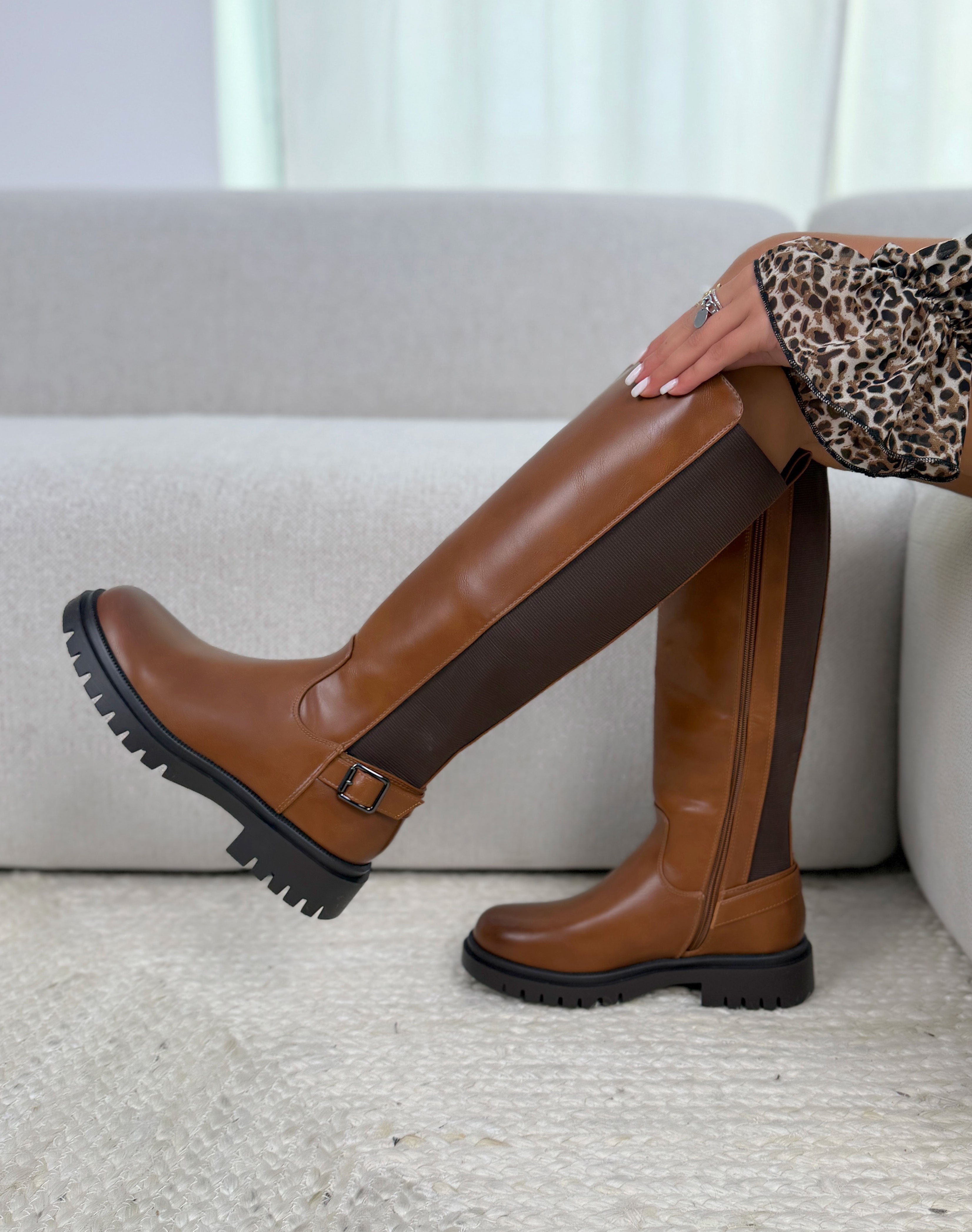 Bottes femme camel tendance à tige élastique avec semelle crantée