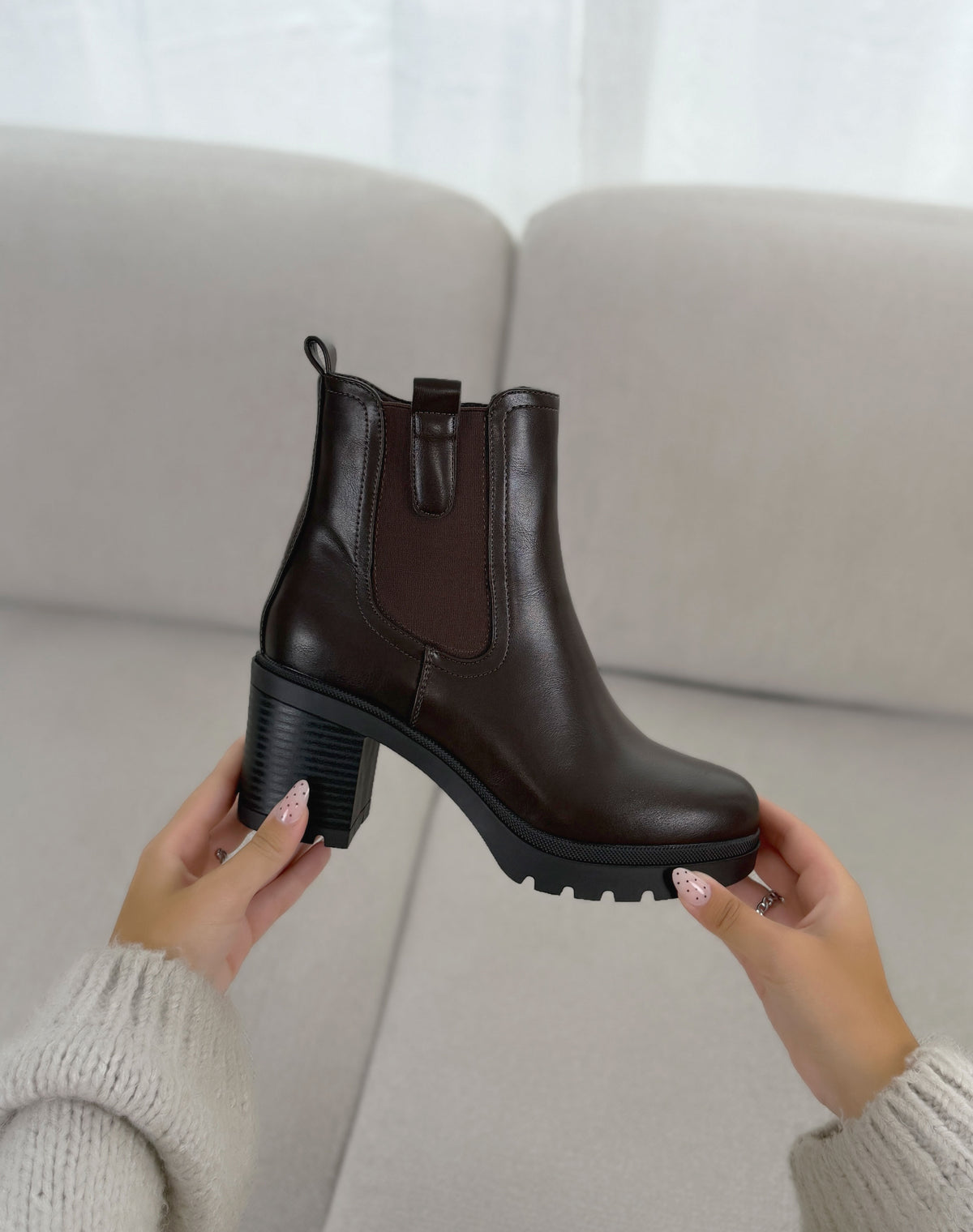 Bottines femme marron tendance style Chelsea à talon épais cranté
