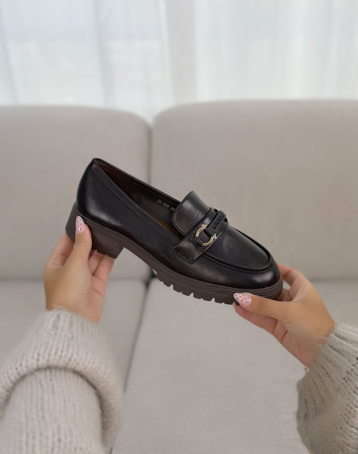 Mocassins femme marron tendance à détail doré et semelle crantée