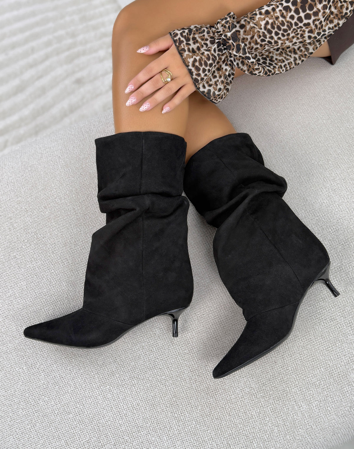 Bottines femme noires tendance à bout pointu et petit talon aiguille
