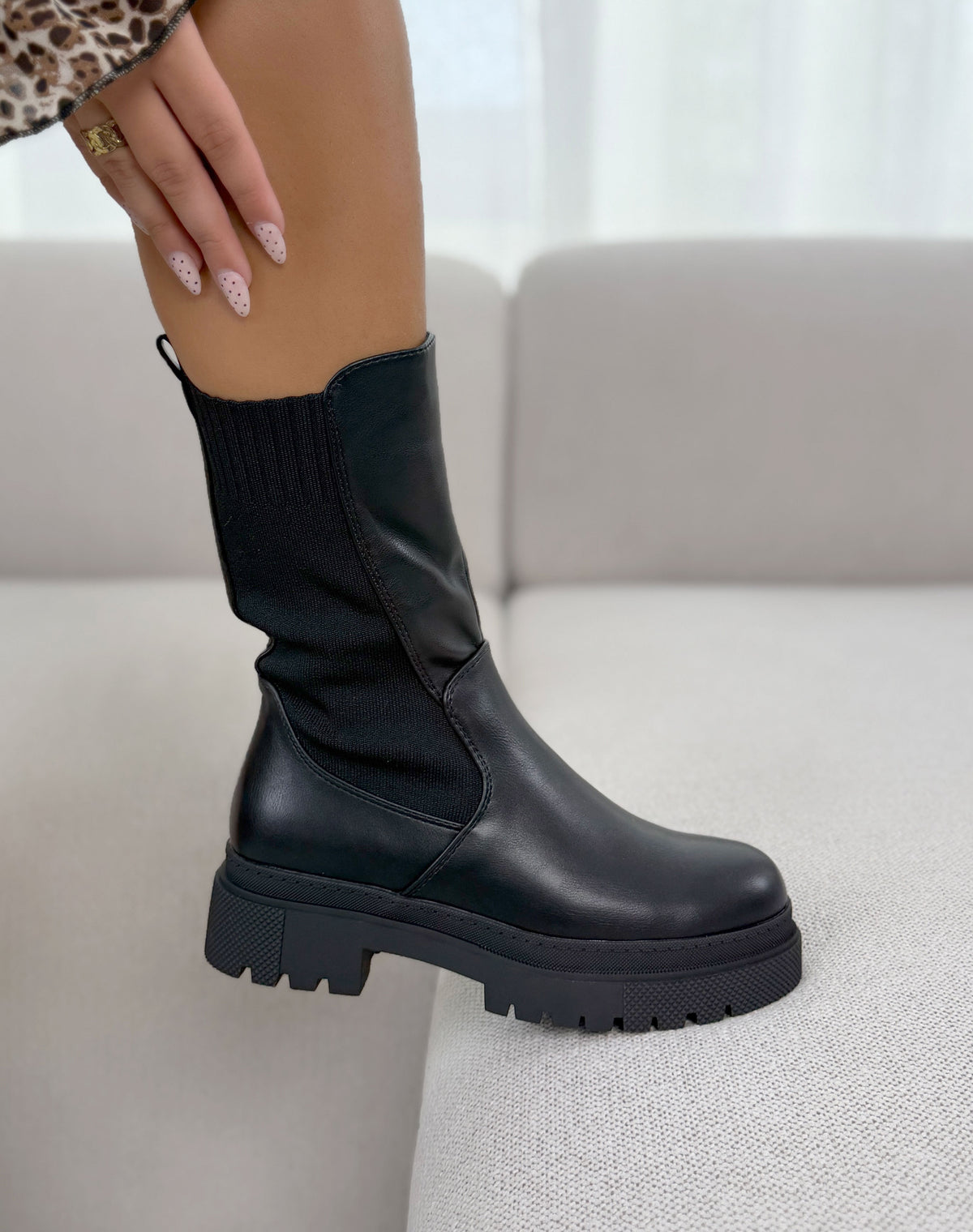 Bottes femme noires tendance effet chaussette à semelle crantée