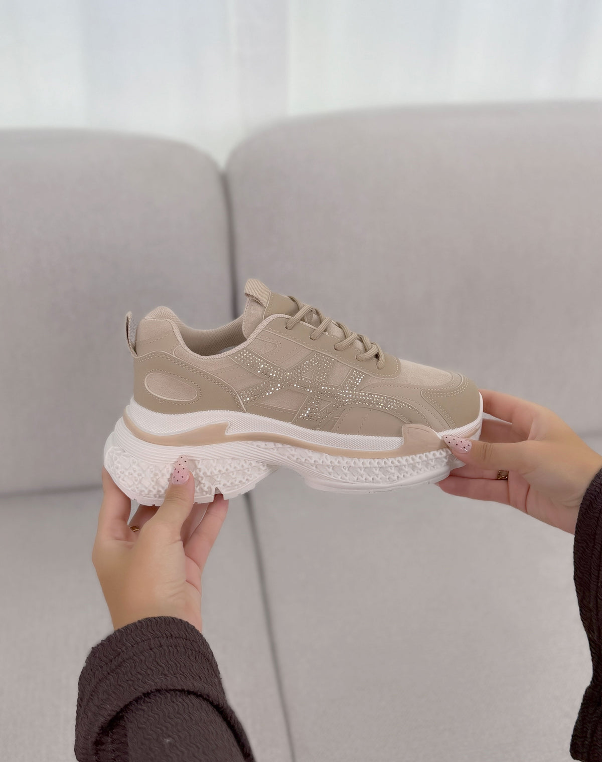 Baskets femme beige tendance à strass taupe et semelle plateforme
