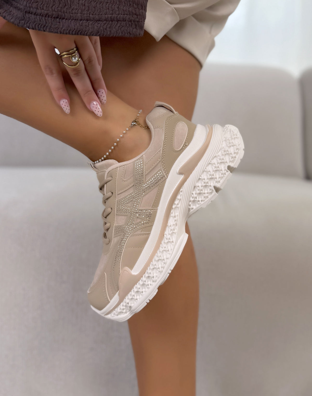 Baskets femme beige tendance à strass taupe et semelle plateforme