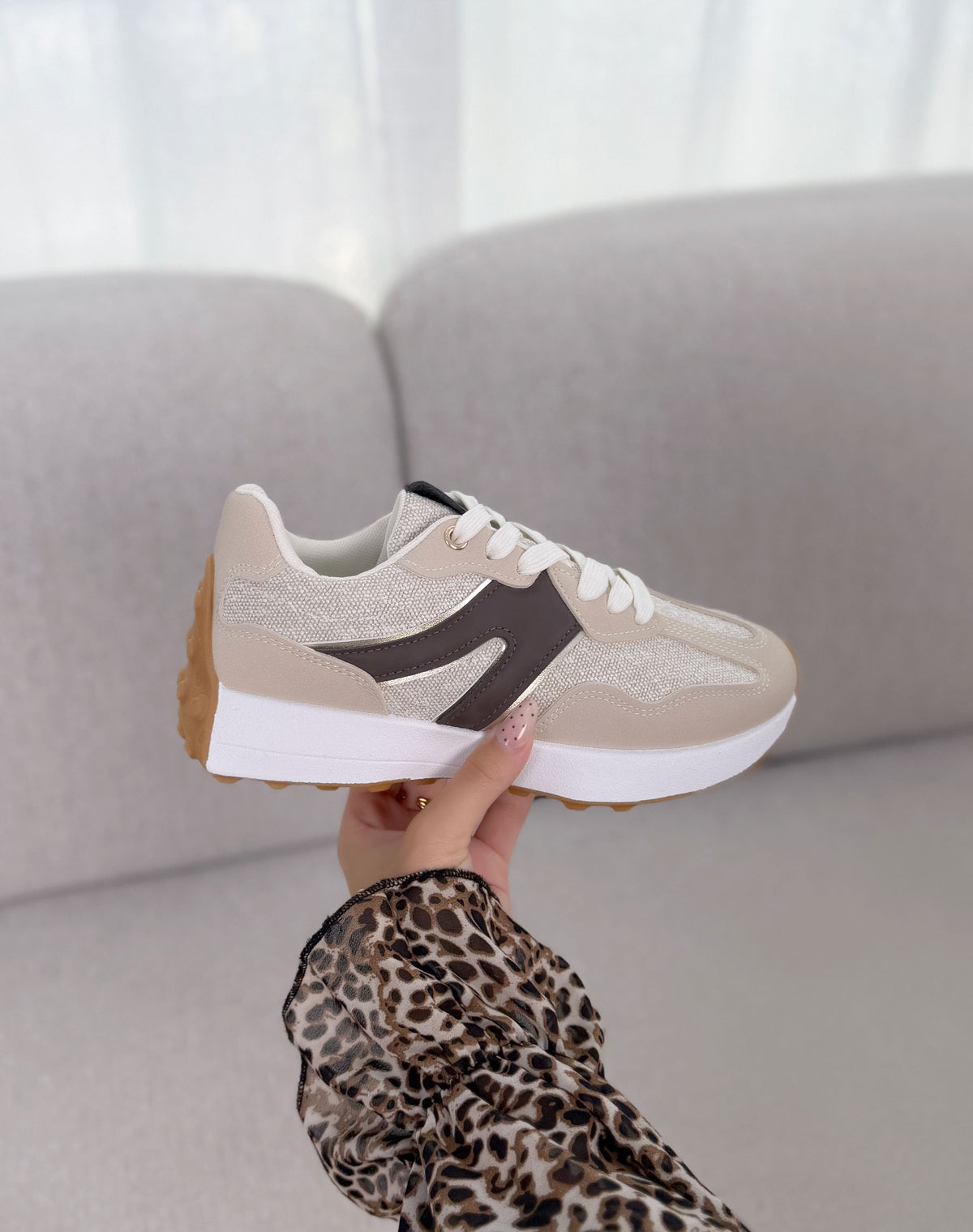 Baskets femme beige tendance à bandes marron et plateforme épaisse blanche