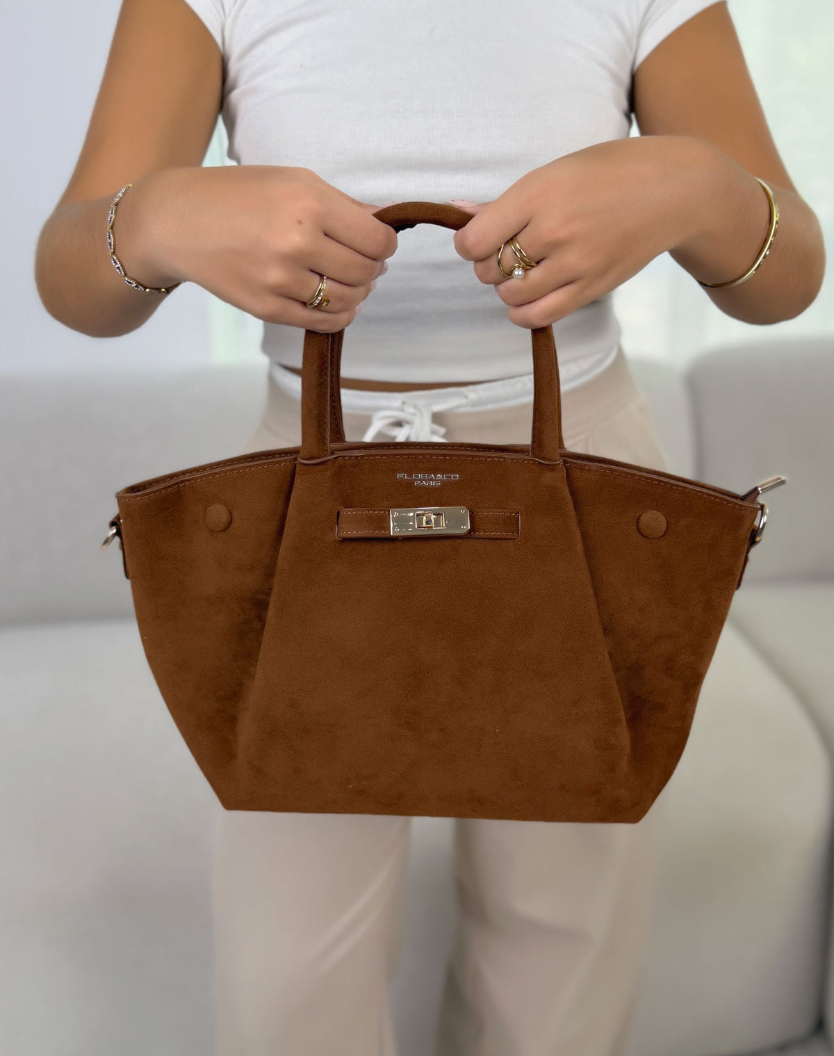 Sac à main femme camel élégant en suédine forme trapèze à détail doré