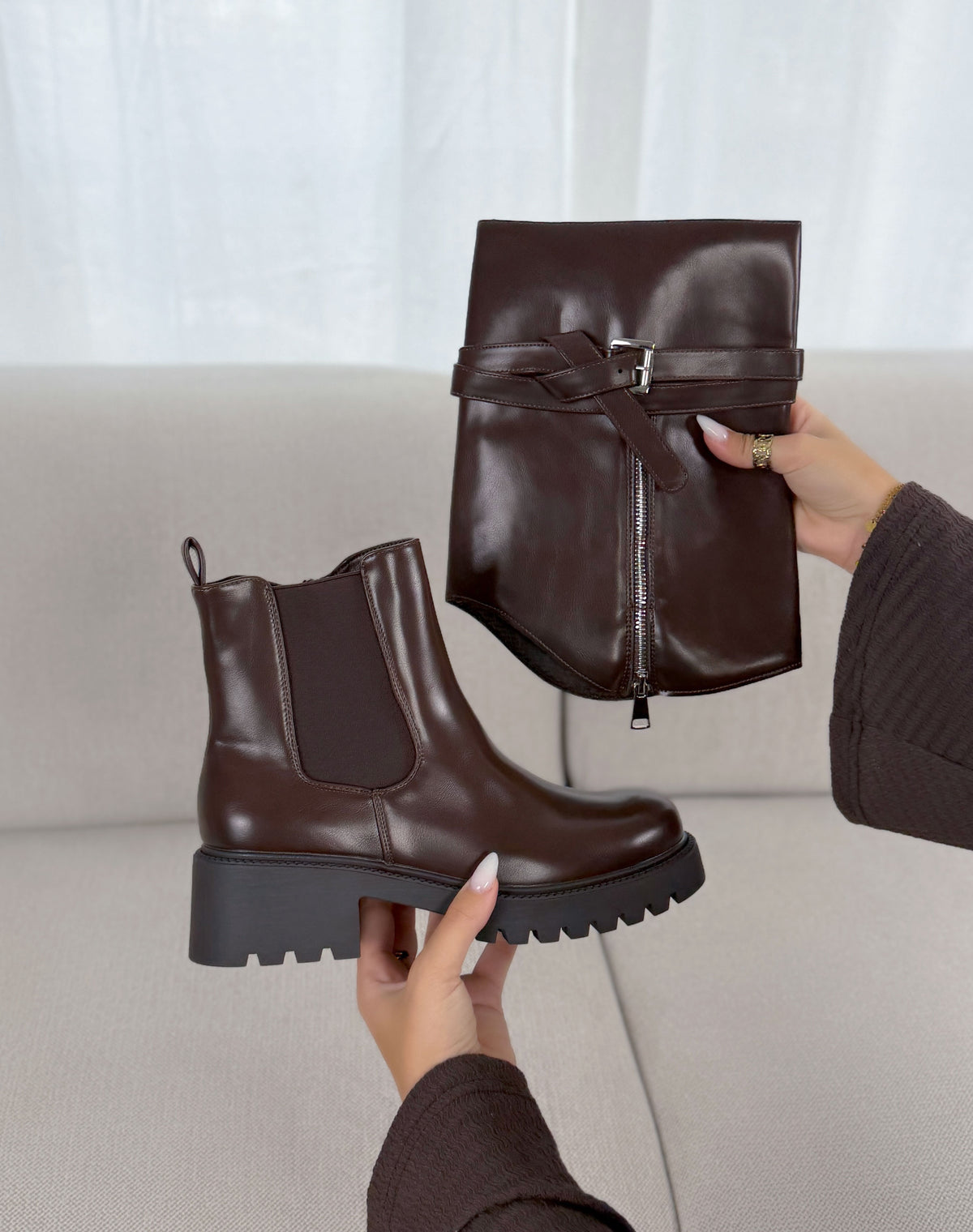 Bottines Chelsea marron fourrées Tige amovible avec lanières et boucle argentée