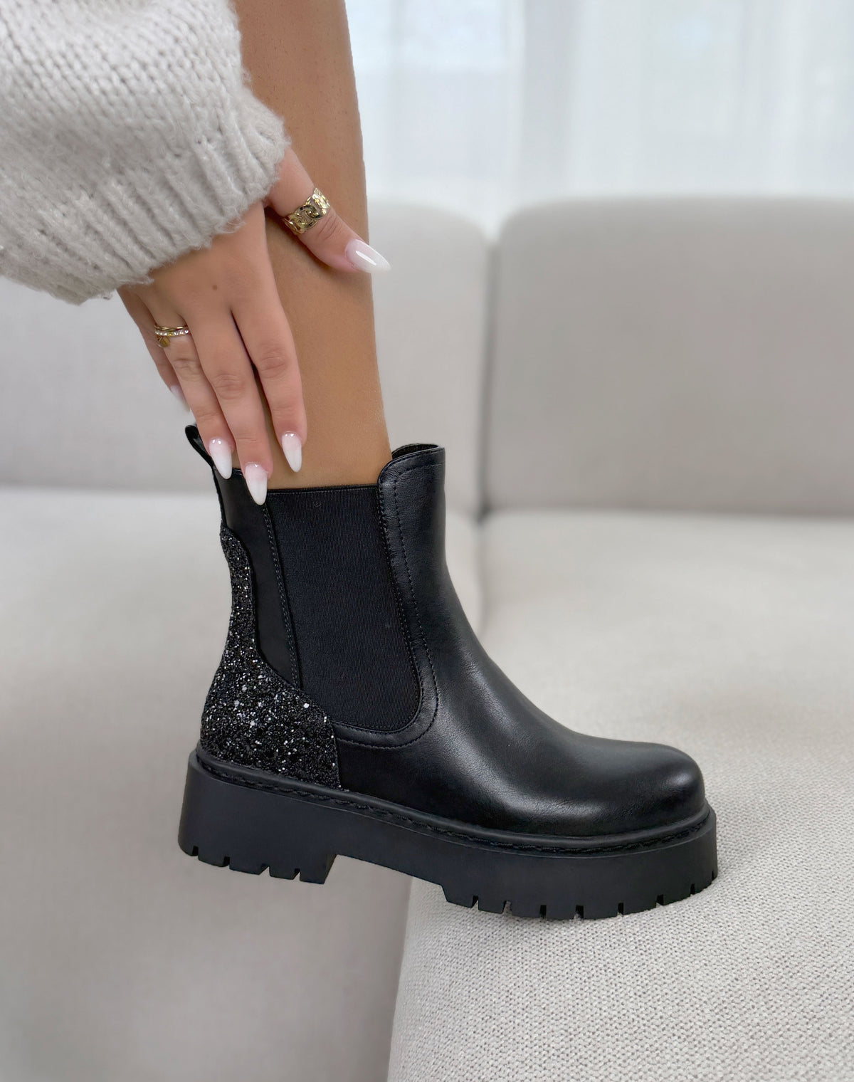 Bottines Chelsea femme noires tendance avec empiècement pailleté