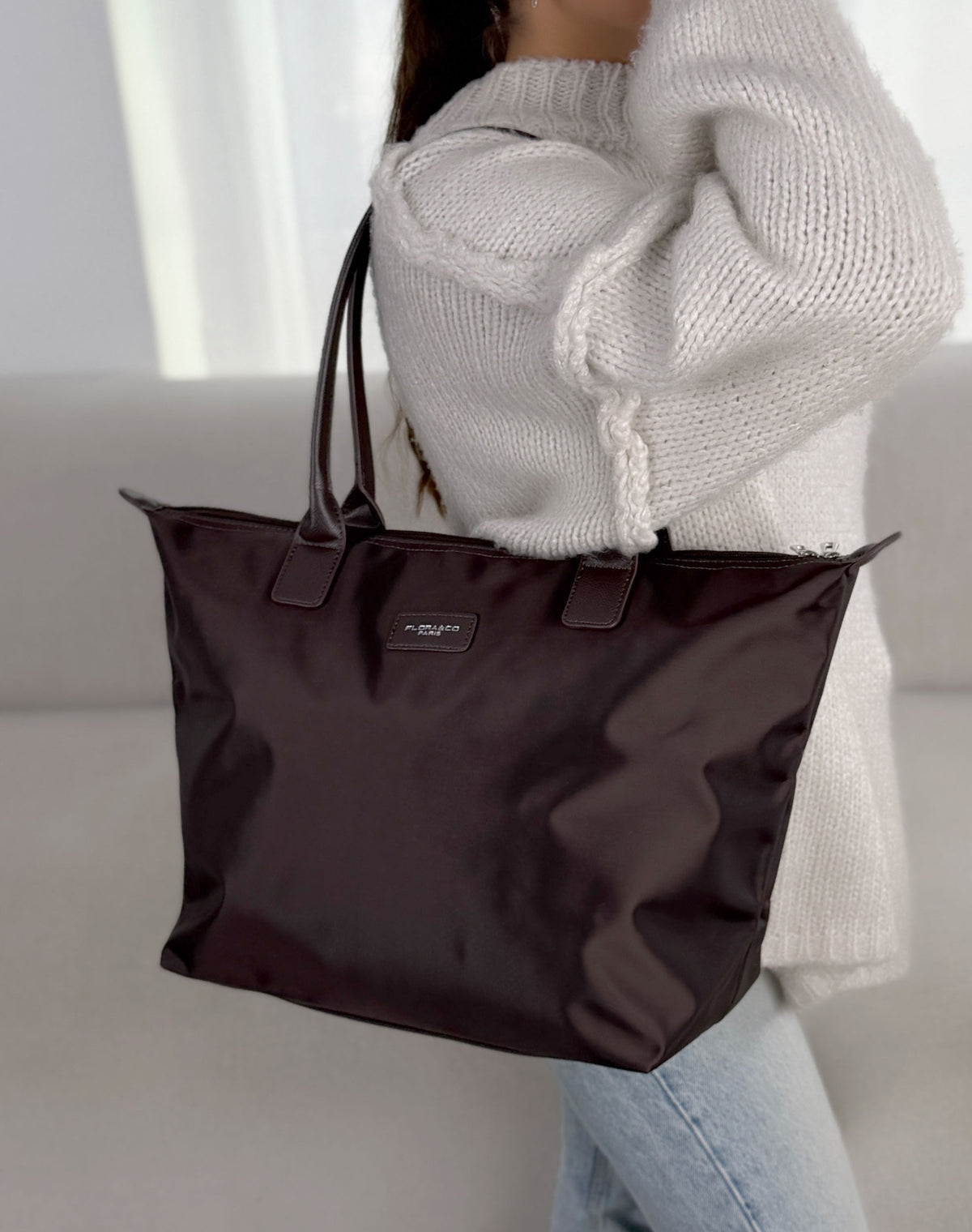 Grand sac cabas femme marron tendance effet nylon avec fermeture zippée