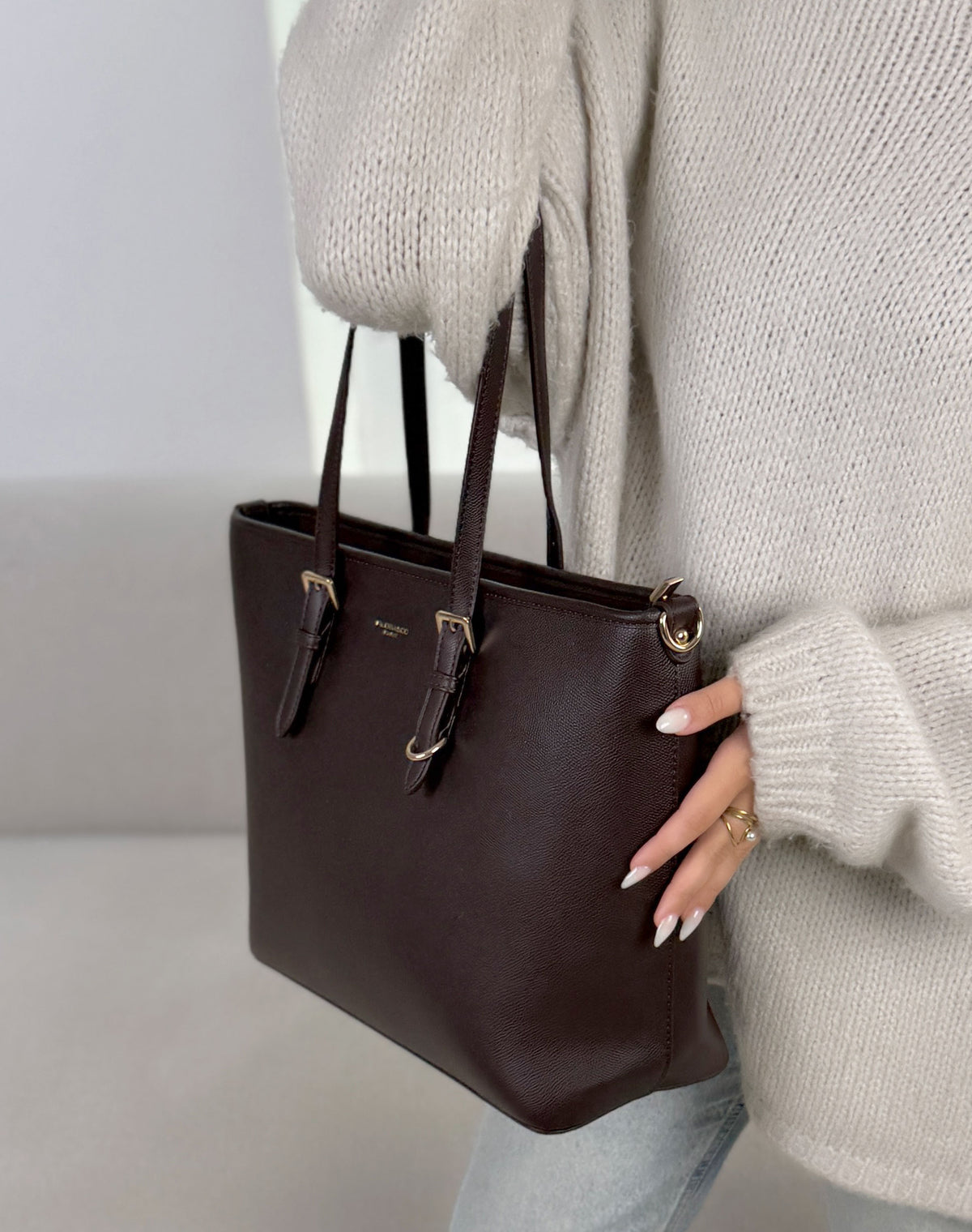 Grand sac cabas femme marron élégant avec compartiment central zippé