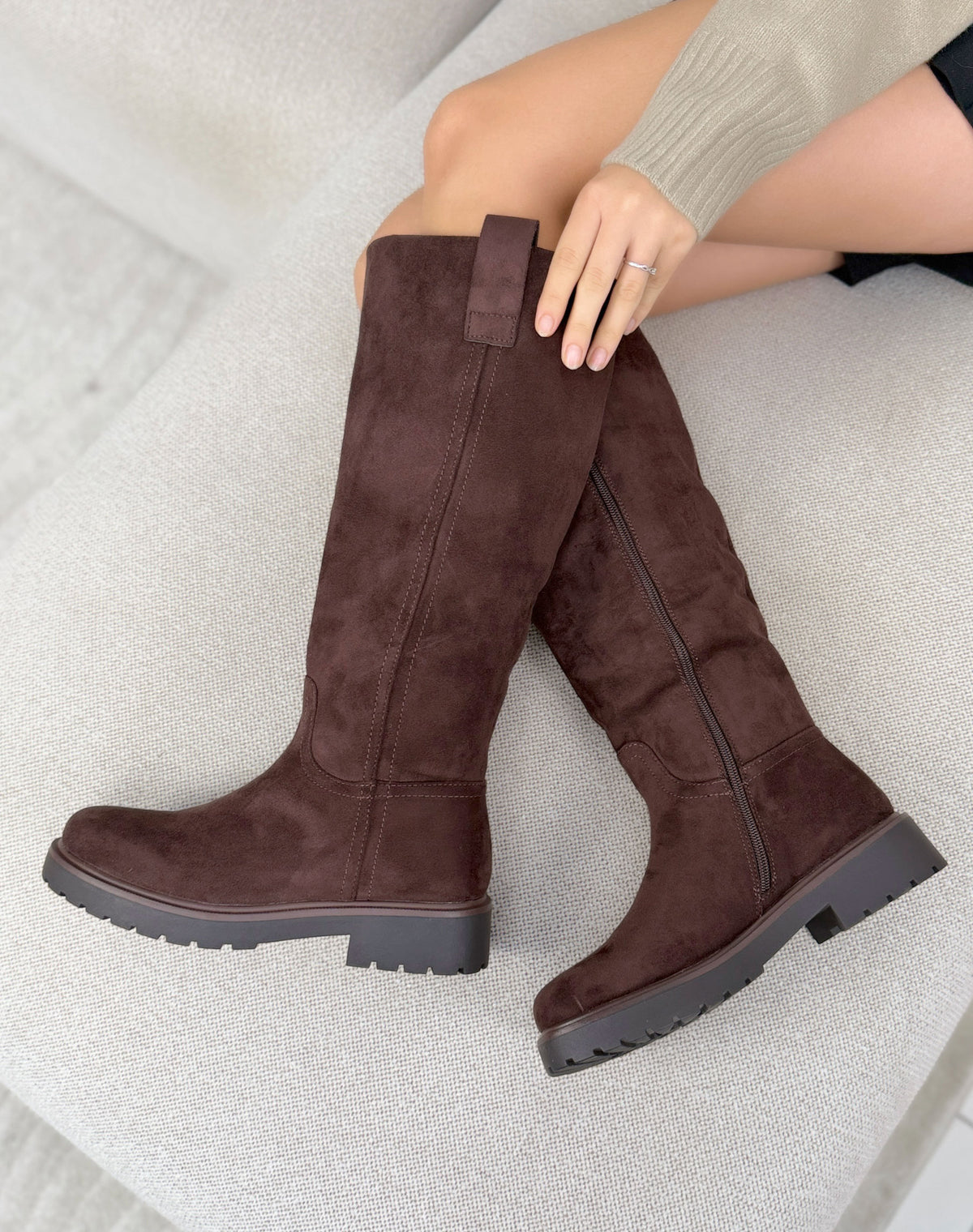 Bottes femme marron tendance effet daim à semelle crantée