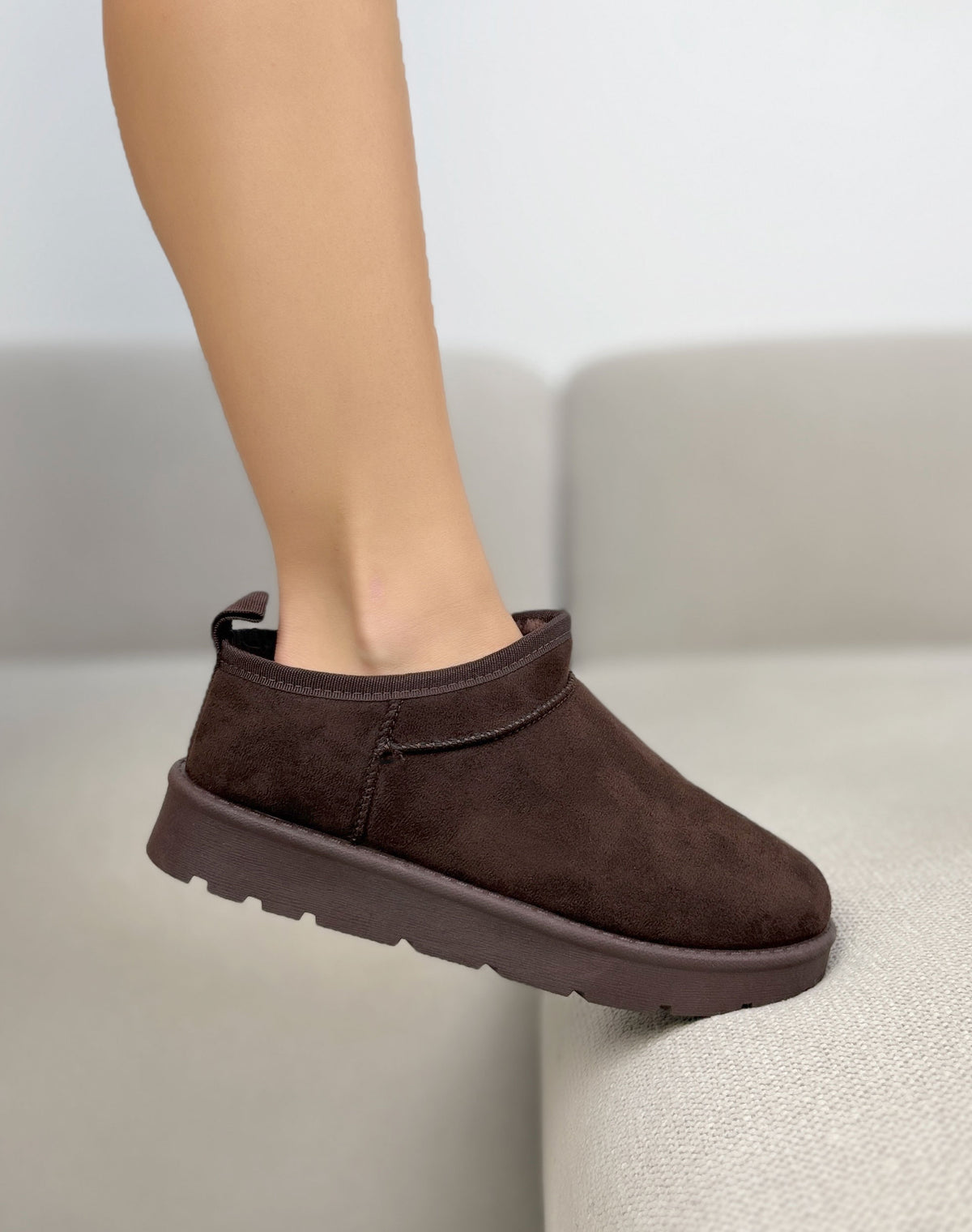 Bottines fourrées femme marron chocolat tendance en suédine à semelle épaisse