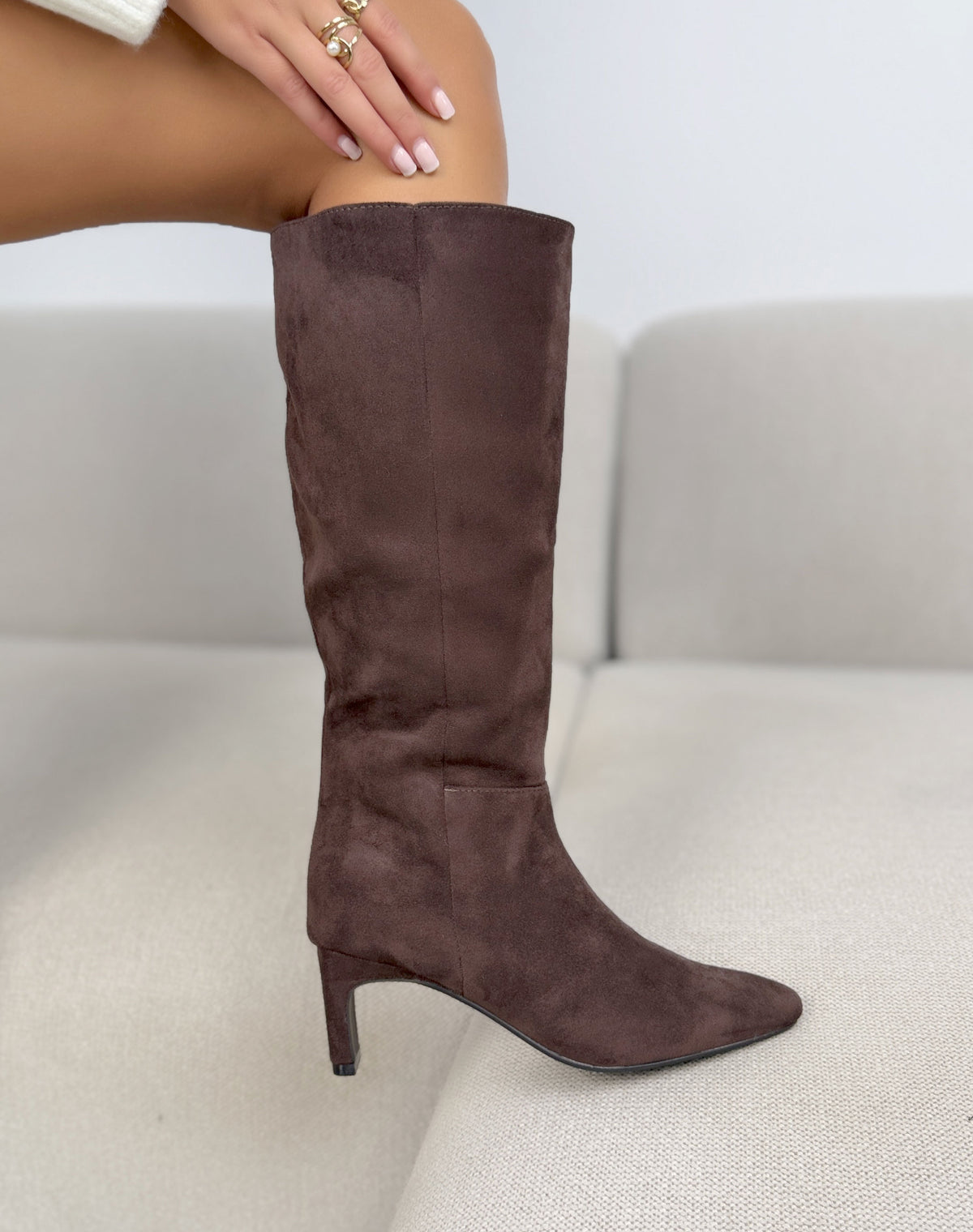 Bottes hautes marron chocolat femme effet daim, tige droite et talon fin