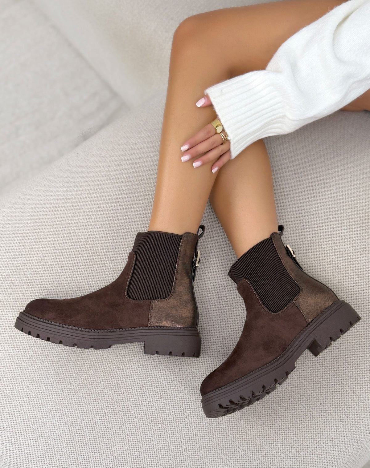 Bottines marron femme effet daim à empiècement bronze et semelle crantée