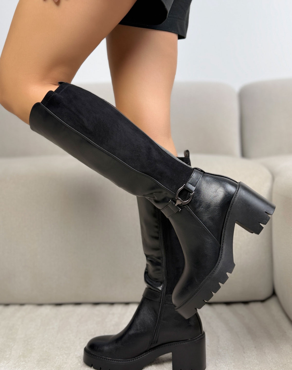 Bottes hautes noires femme effet cuir et daim à mors métallique et talon bloc