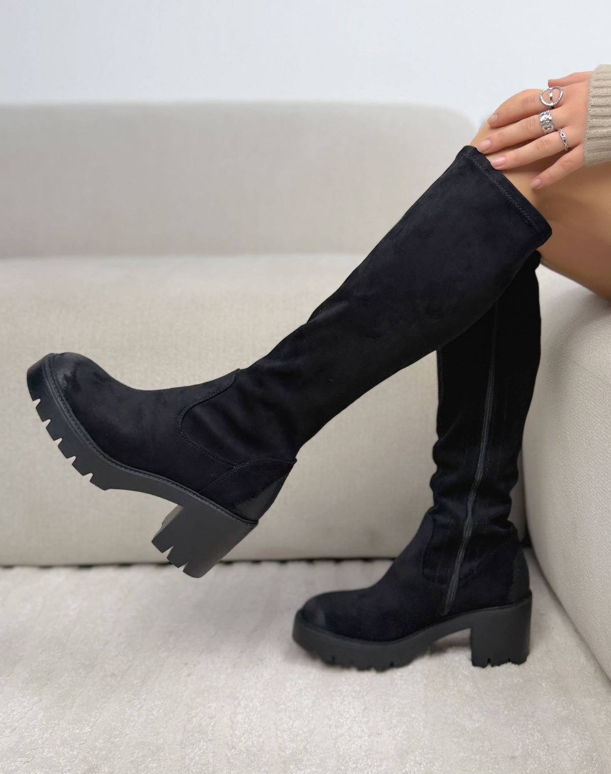 Bottes hautes noires femme effet daim stretch à semelle crantée et talon bloc