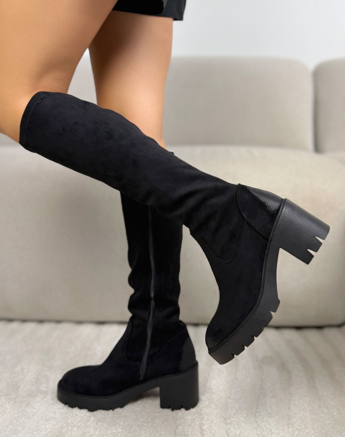Bottes hautes noires femme effet daim stretch à semelle crantée et talon bloc