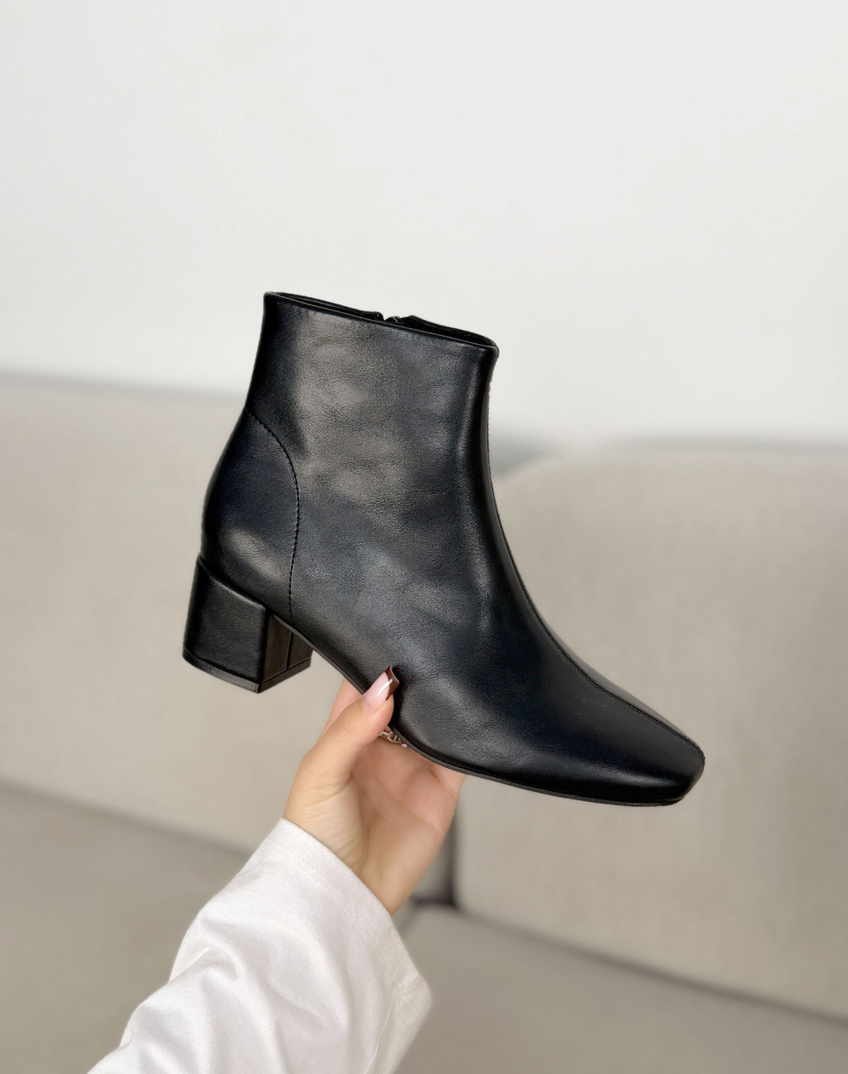 Bottines noires femme effet cuir à petit talon bloc