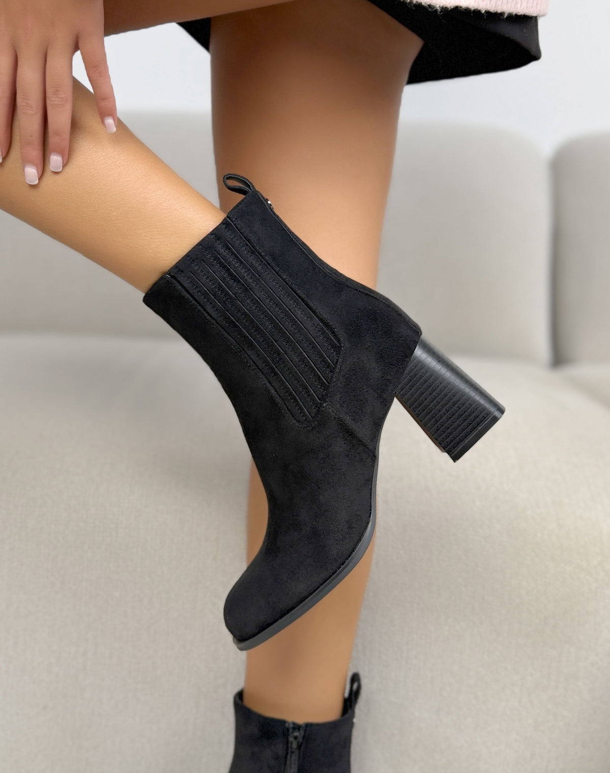 Bottines noires femme effet daim à surpiqûres et talon bloc