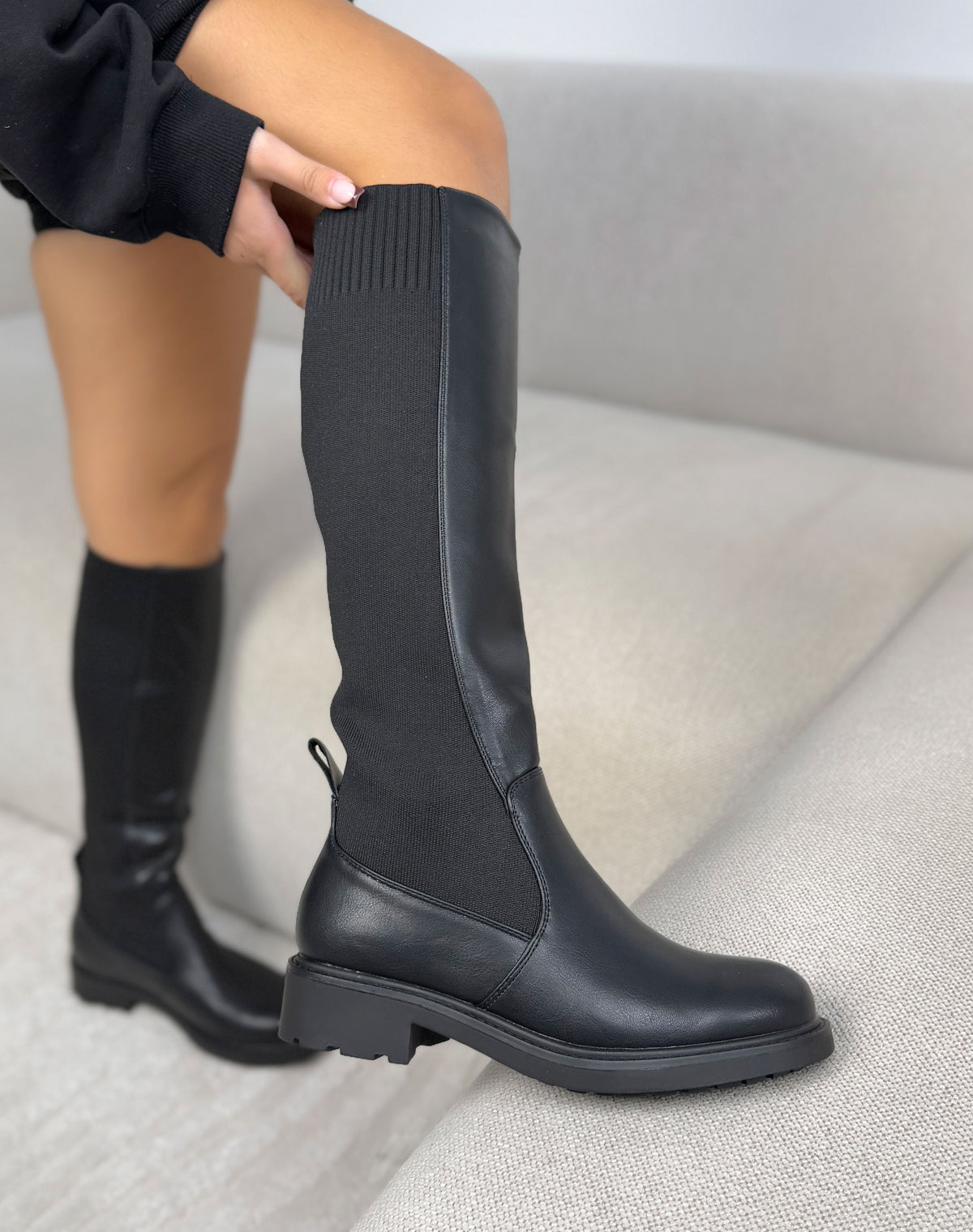 Bottes hautes noires femme effet cuir à empiècement stretch et semelle crantée